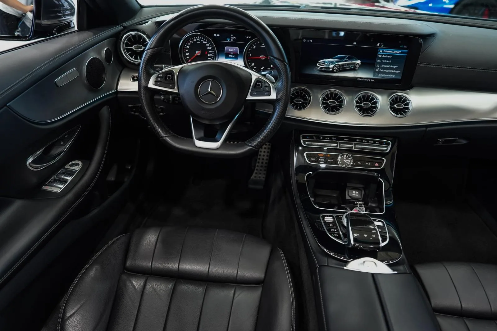 2018 Mercedes-Benz E 220 d Cabriolet, AMG Line, 14/30