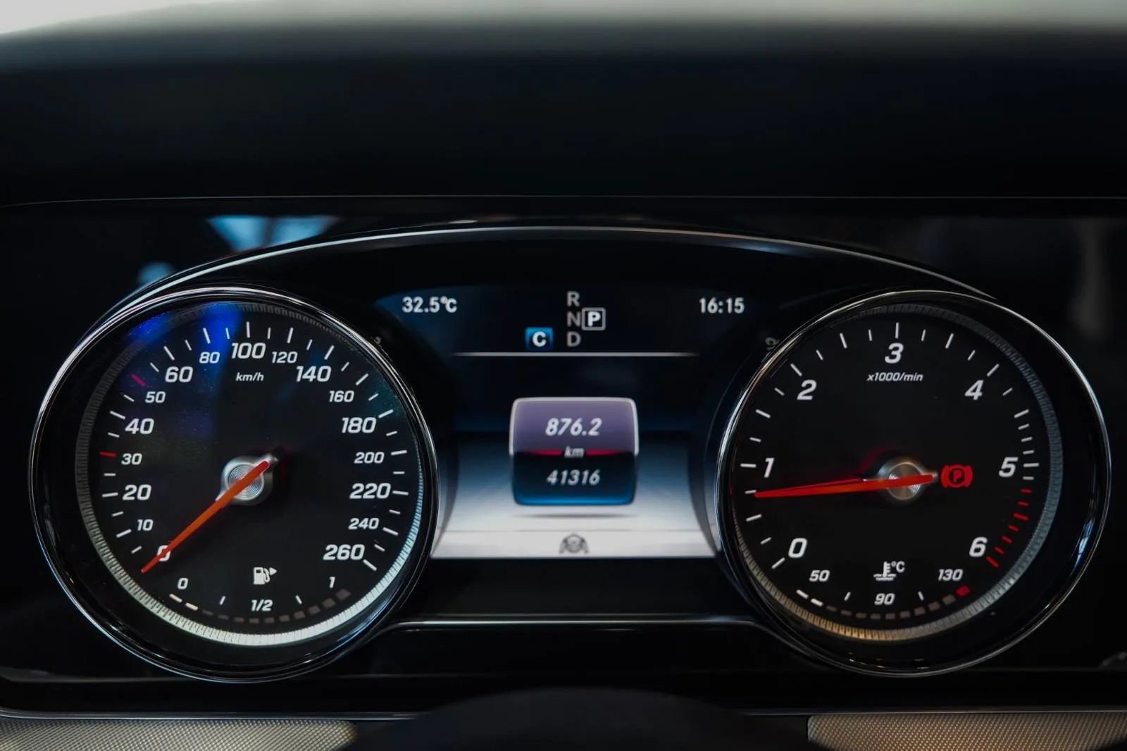 2018 Mercedes-Benz E 220 d Cabriolet, AMG Line, 17/30