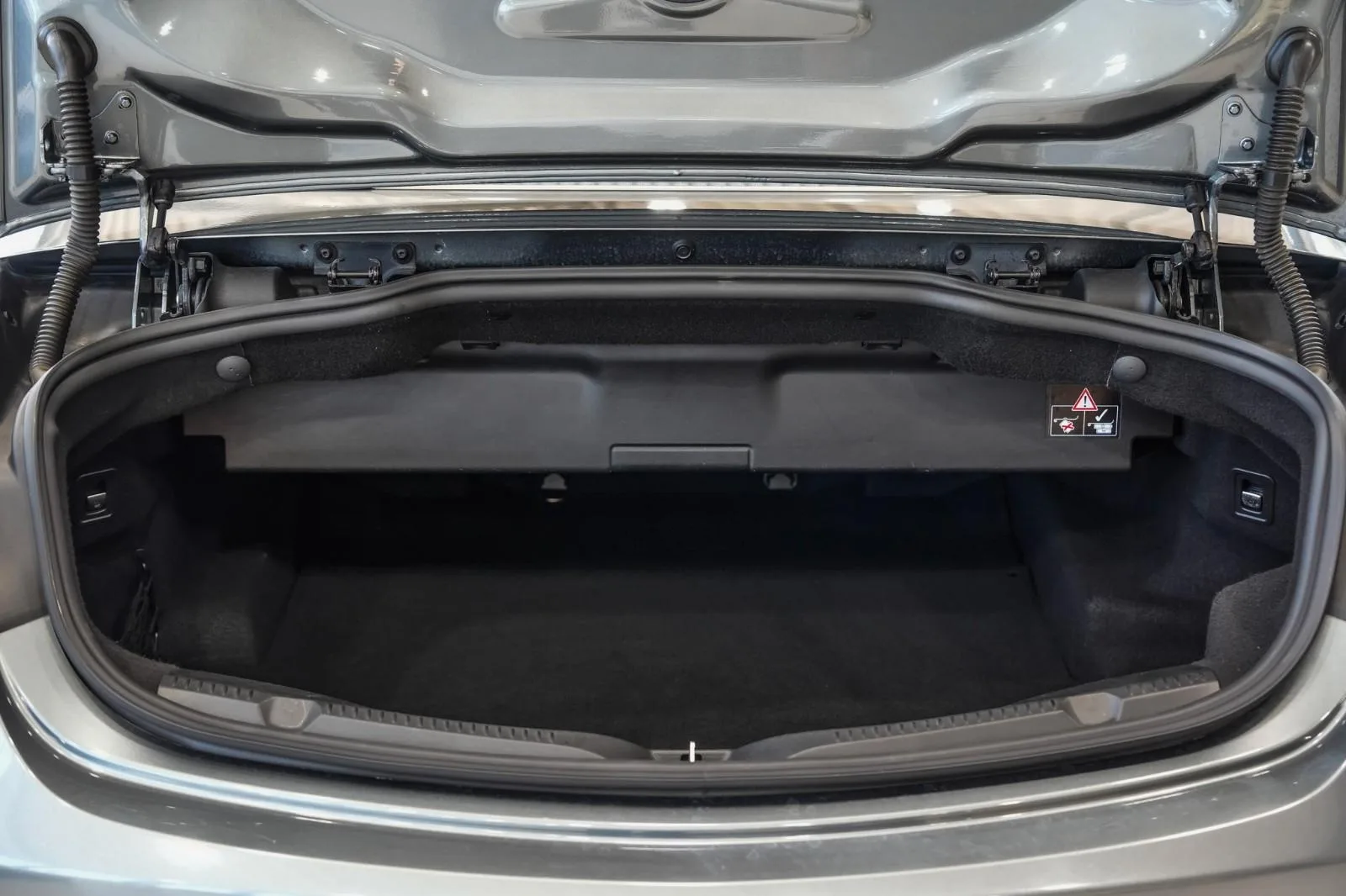 2018 Mercedes-Benz E 220 d Cabriolet, AMG Line, 23/30