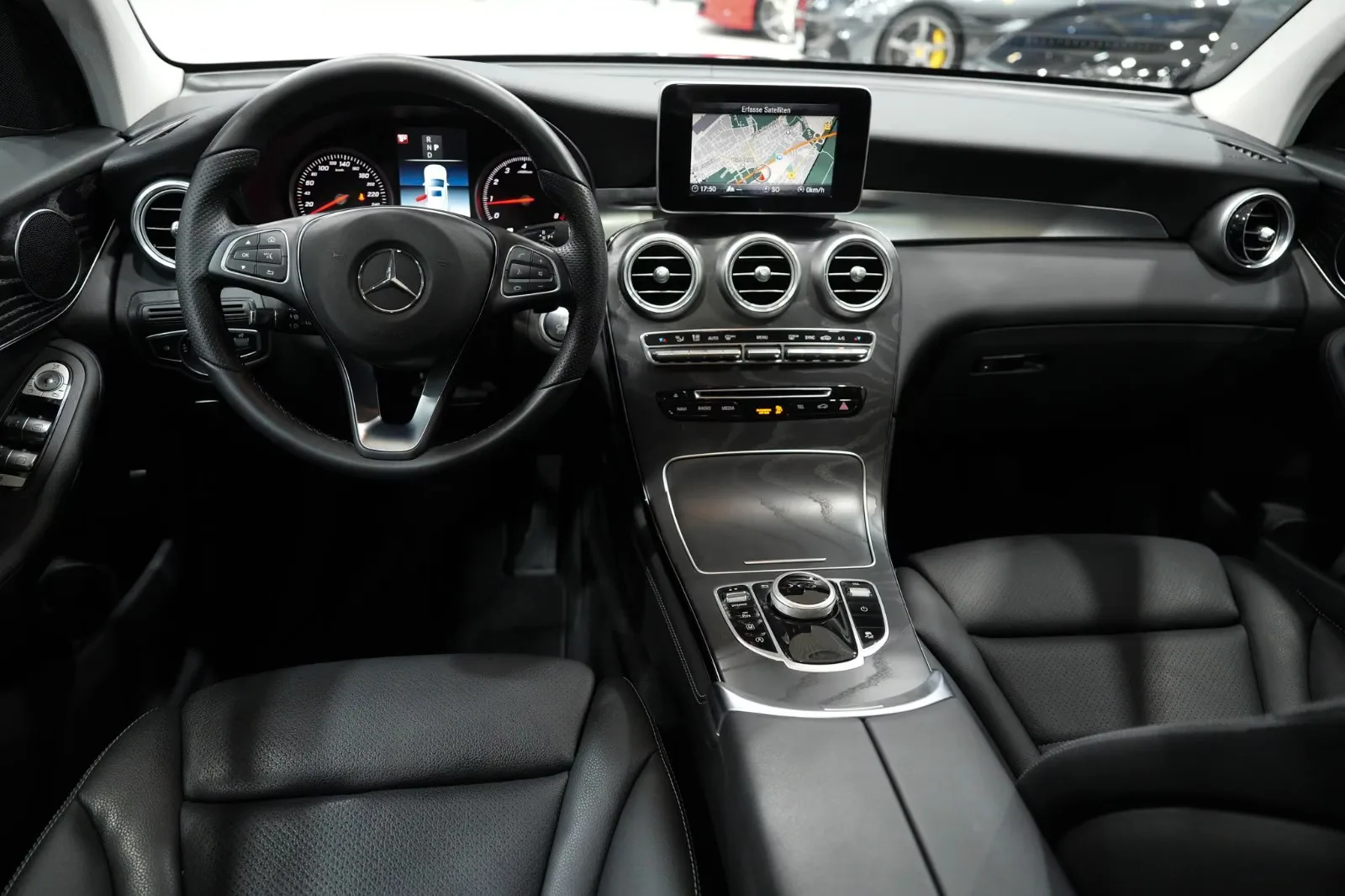 2018 Mercedes-Benz GLC 250 4MATIC Coupé, AMG Line, 13/24