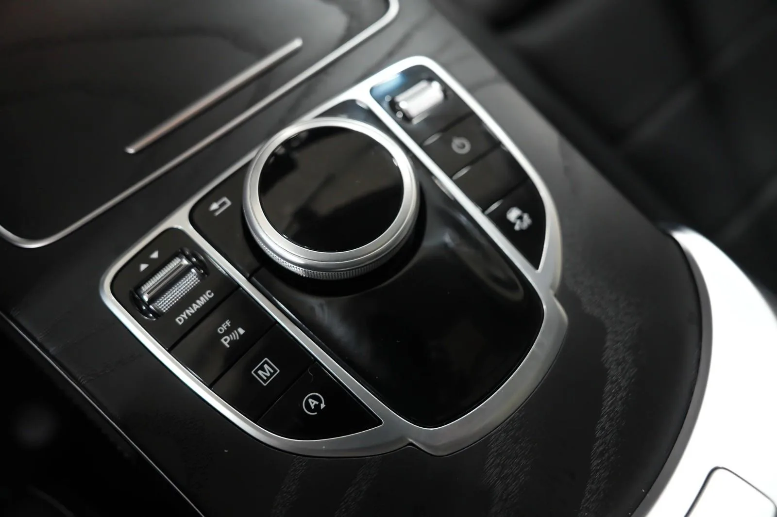 2018 Mercedes-Benz GLC 250 4MATIC Coupé, AMG Line, 18/24