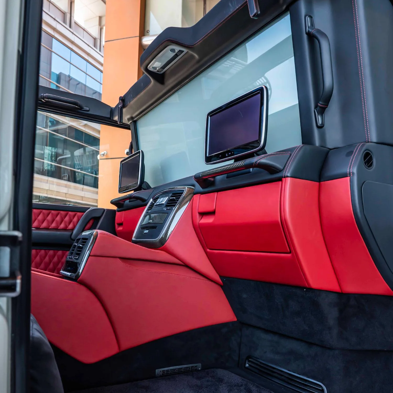 2018 Mercedes-Maybach G 650 Landaulet offered by a specialist dealer in Dubai, United Arab Emirates, photo 19 of 26