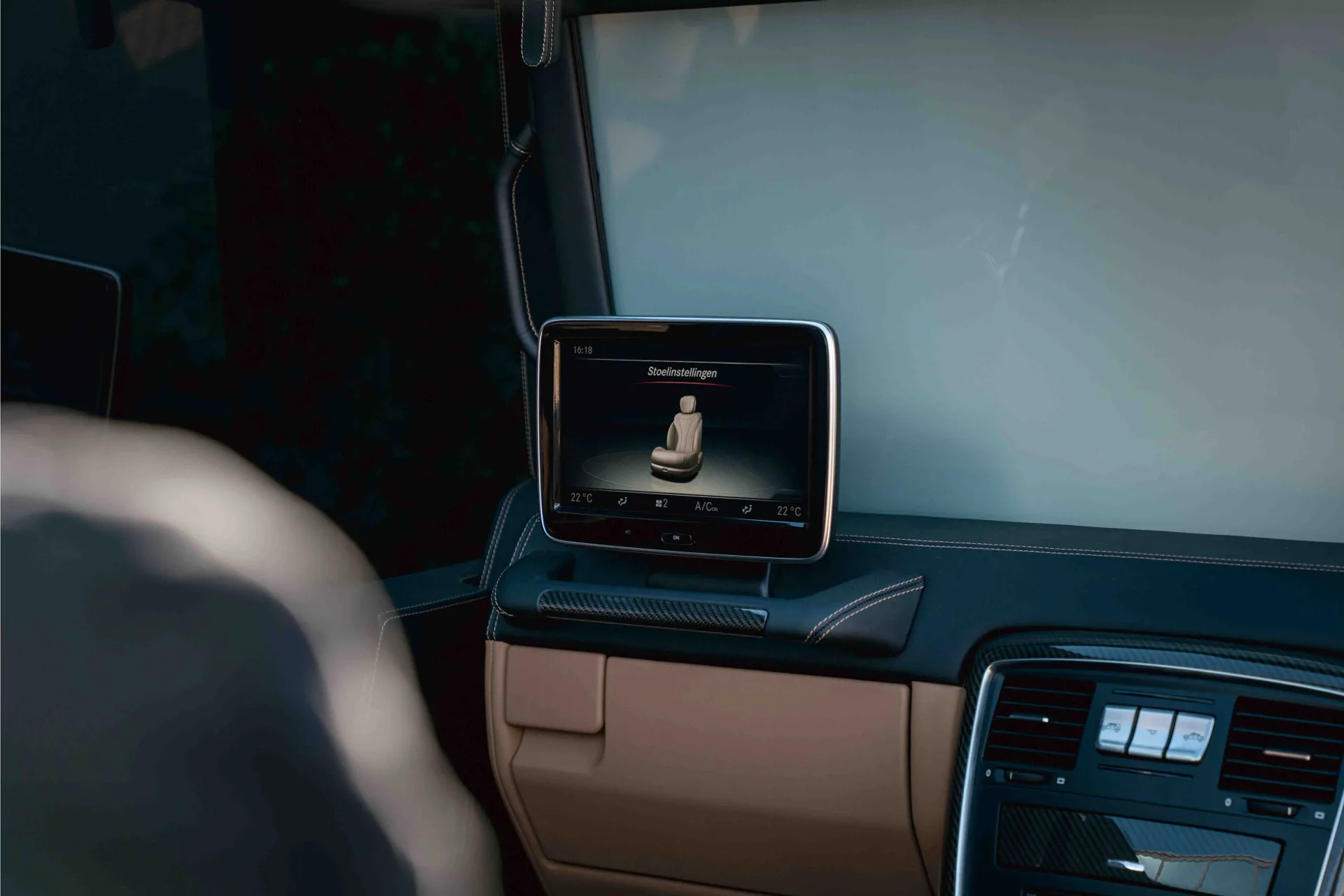 2018 Mercedes-Maybach G 650 Landaulet, 28/30
