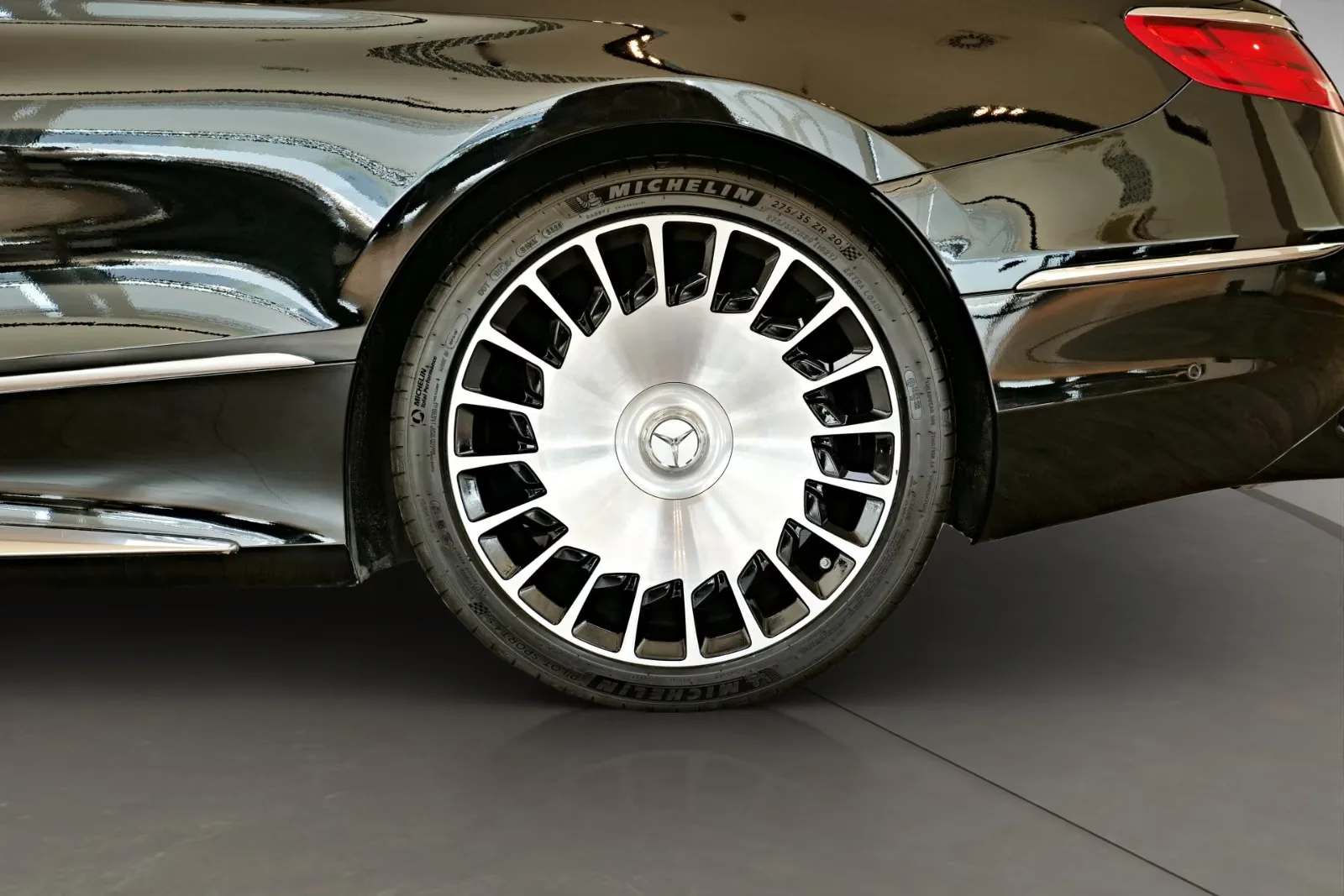 2018 Mercedes-Maybach S 650 Cabriolet, 11/26