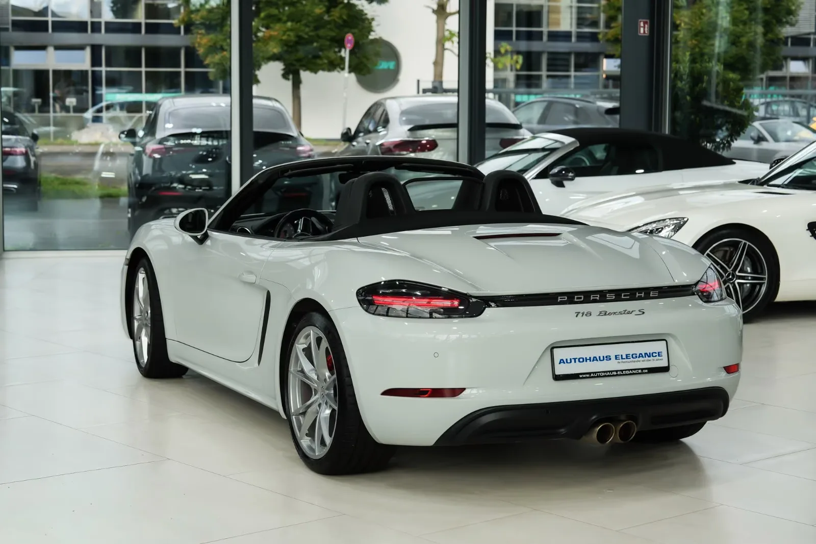 2018 Porsche 718 Boxster S, 3/30