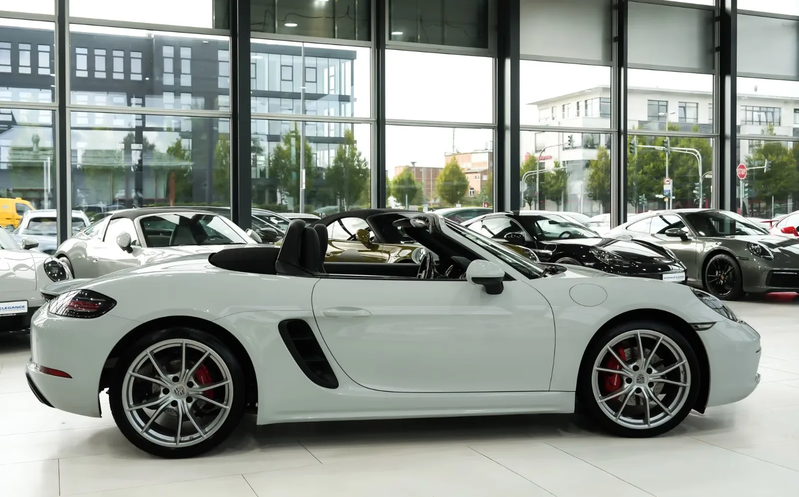 2018 Porsche 718 Boxster S, 4/30
