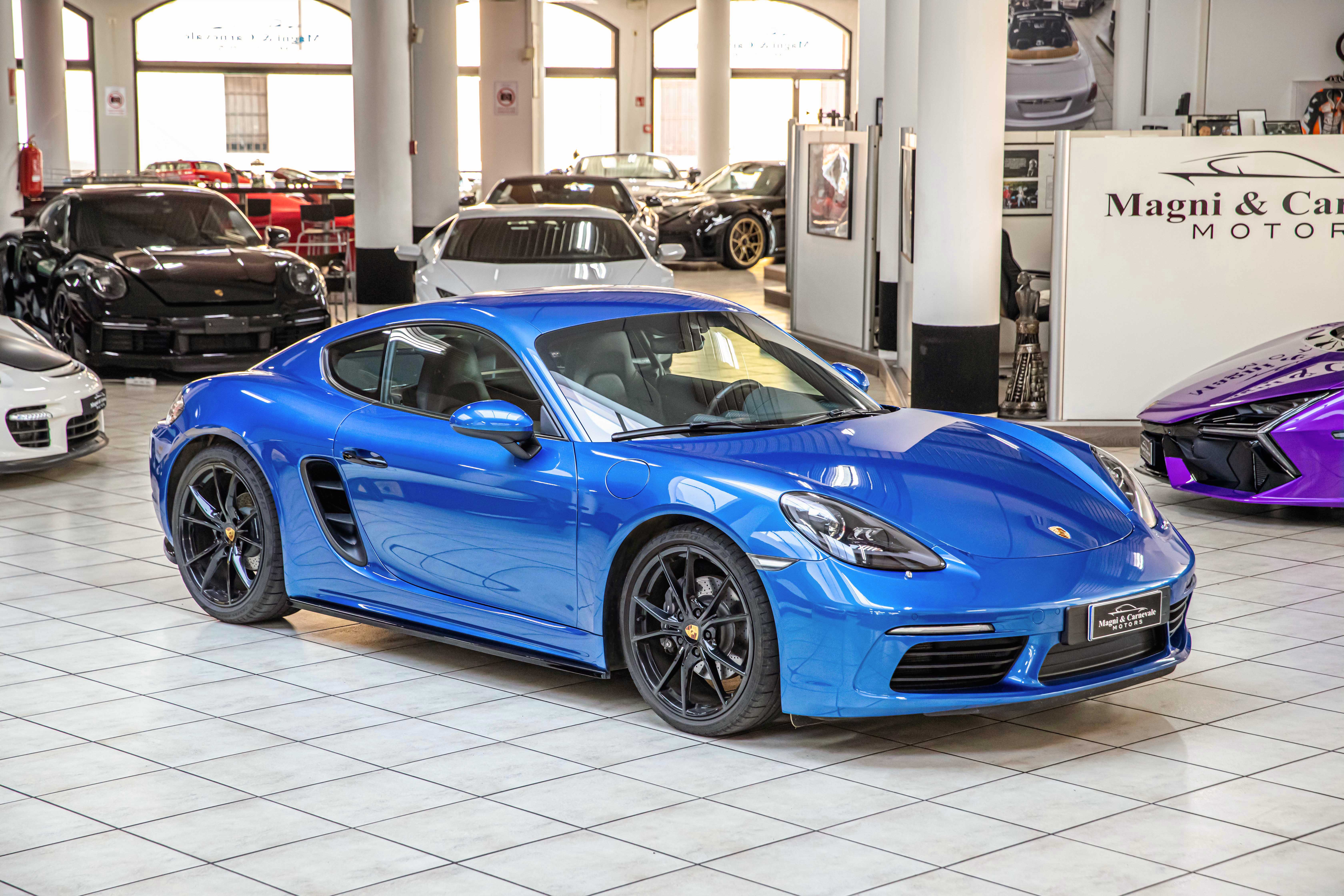 2018 Porsche 718 Cayman offered by a specialist dealer in Milan, Italy, photo 2 of 20