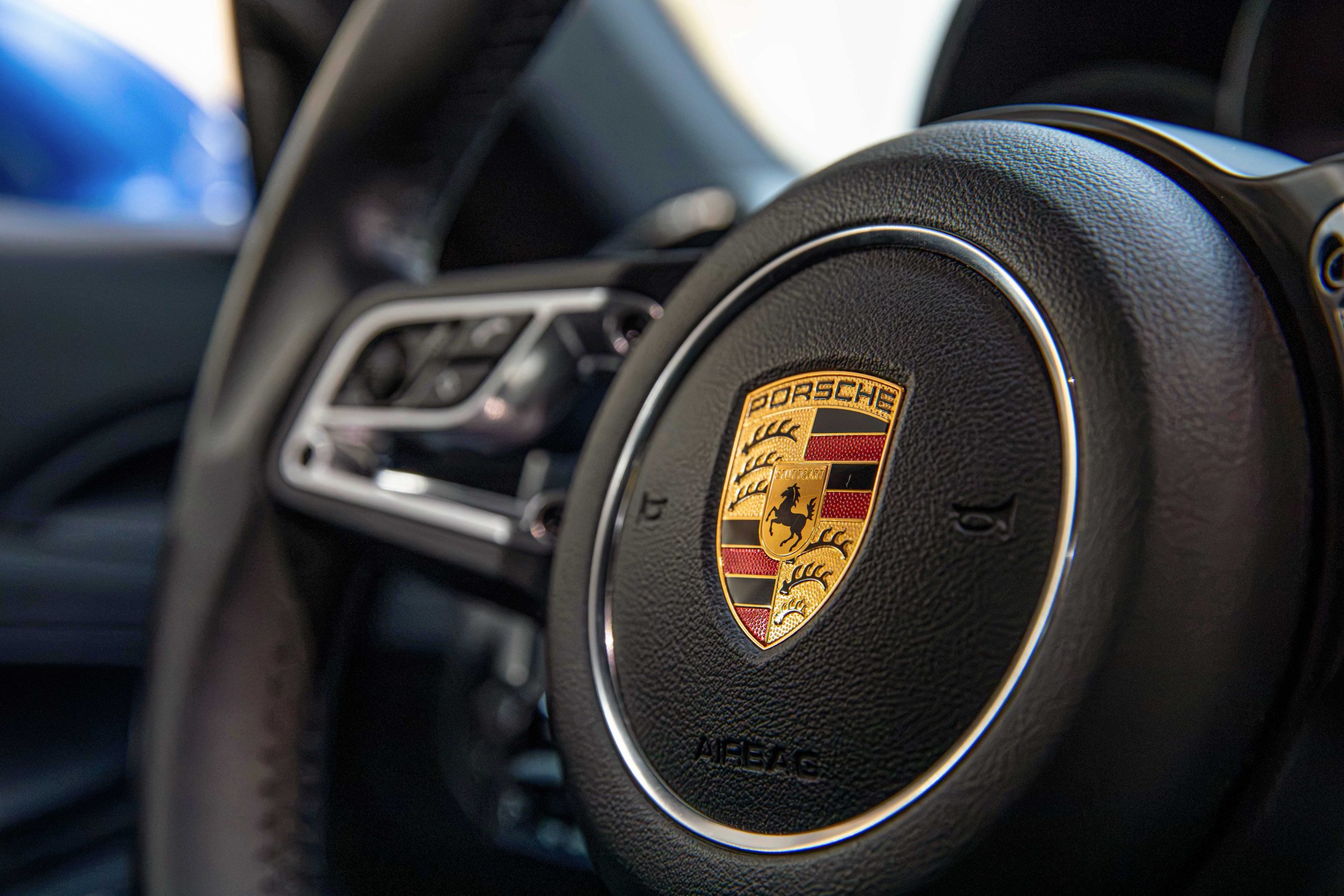 2018 Porsche 718 Cayman offered by a specialist dealer in Milan, Italy, photo 3 of 20