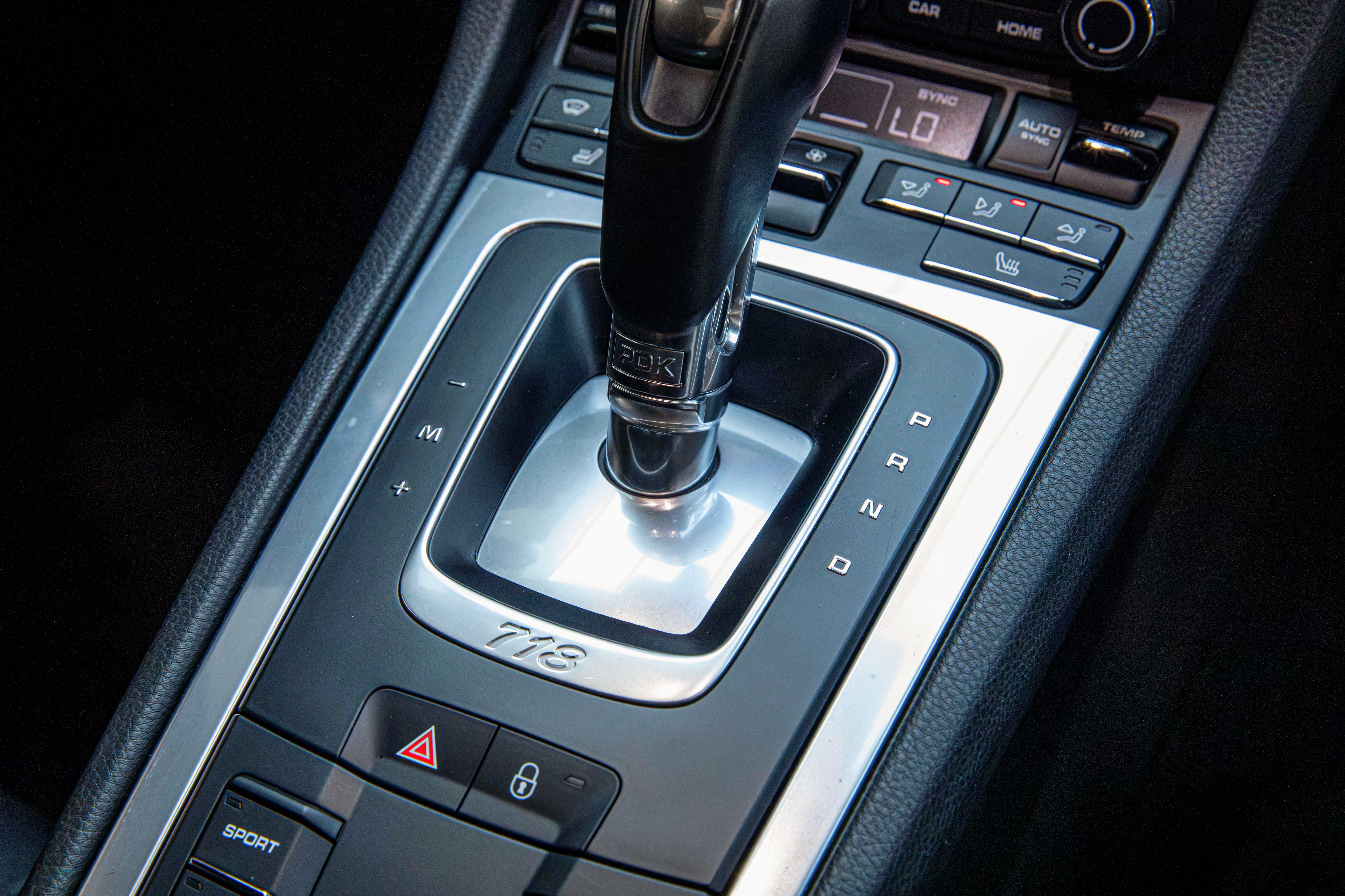 2018 Porsche 718 Cayman offered by a specialist dealer in Milan, Italy, photo 20 of 20