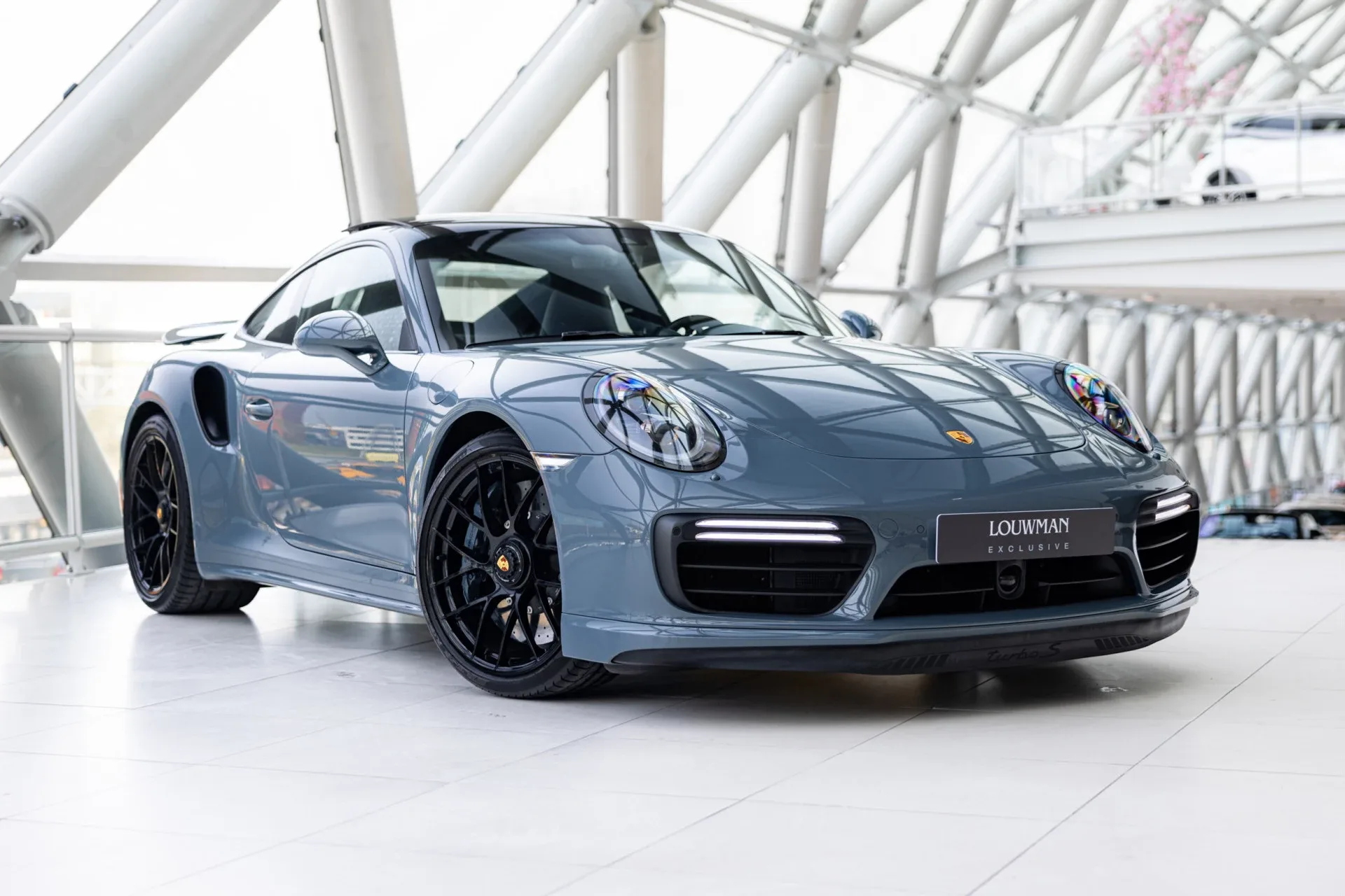2018 Porsche 911 Turbo S proposée par un concessionnaire agréé McLaren et Morgan à Utrecht, Pays-Bas, photo principale