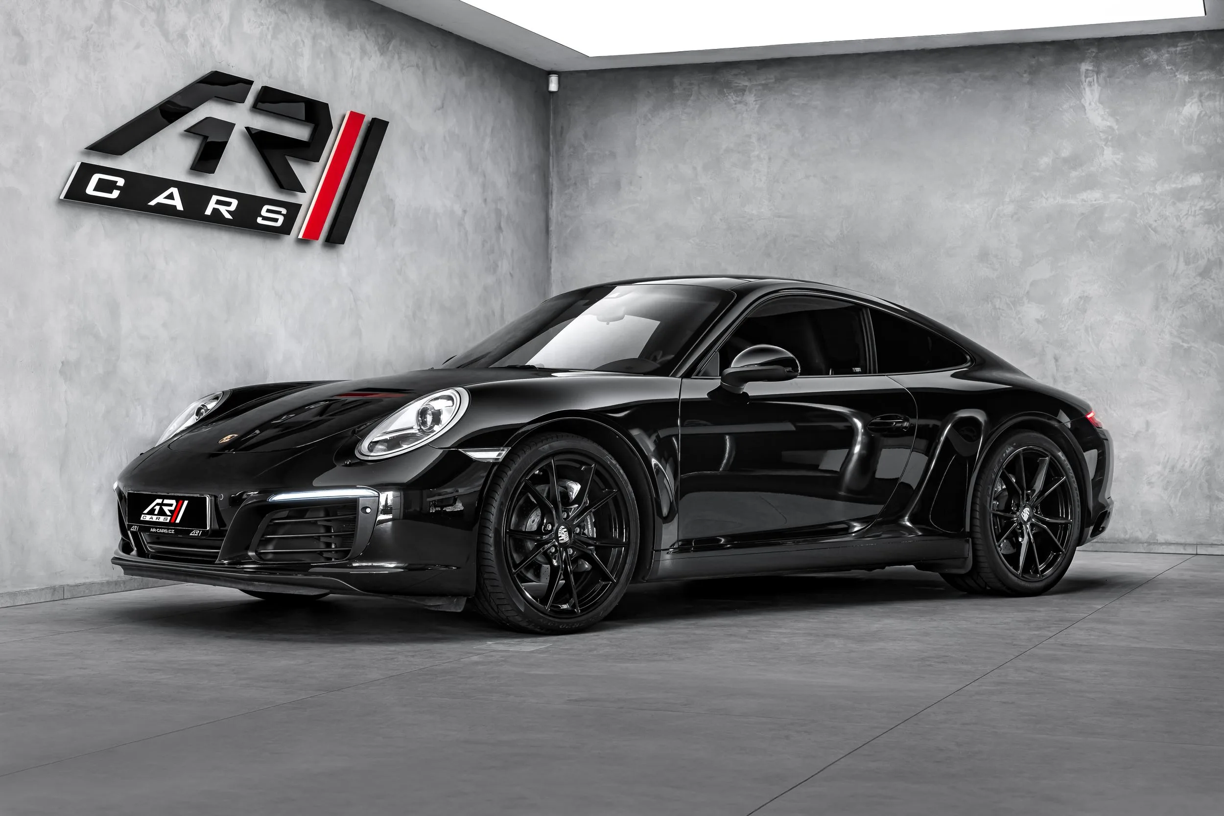 2018 Porsche 911 offered by a specialist dealer in Ostrava, Czechia, main photo