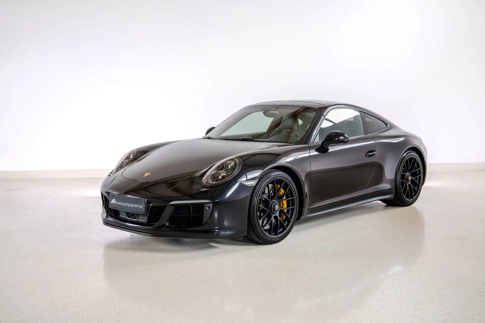 2018 Porsche 911 Carrera 4 GTS, 3/30