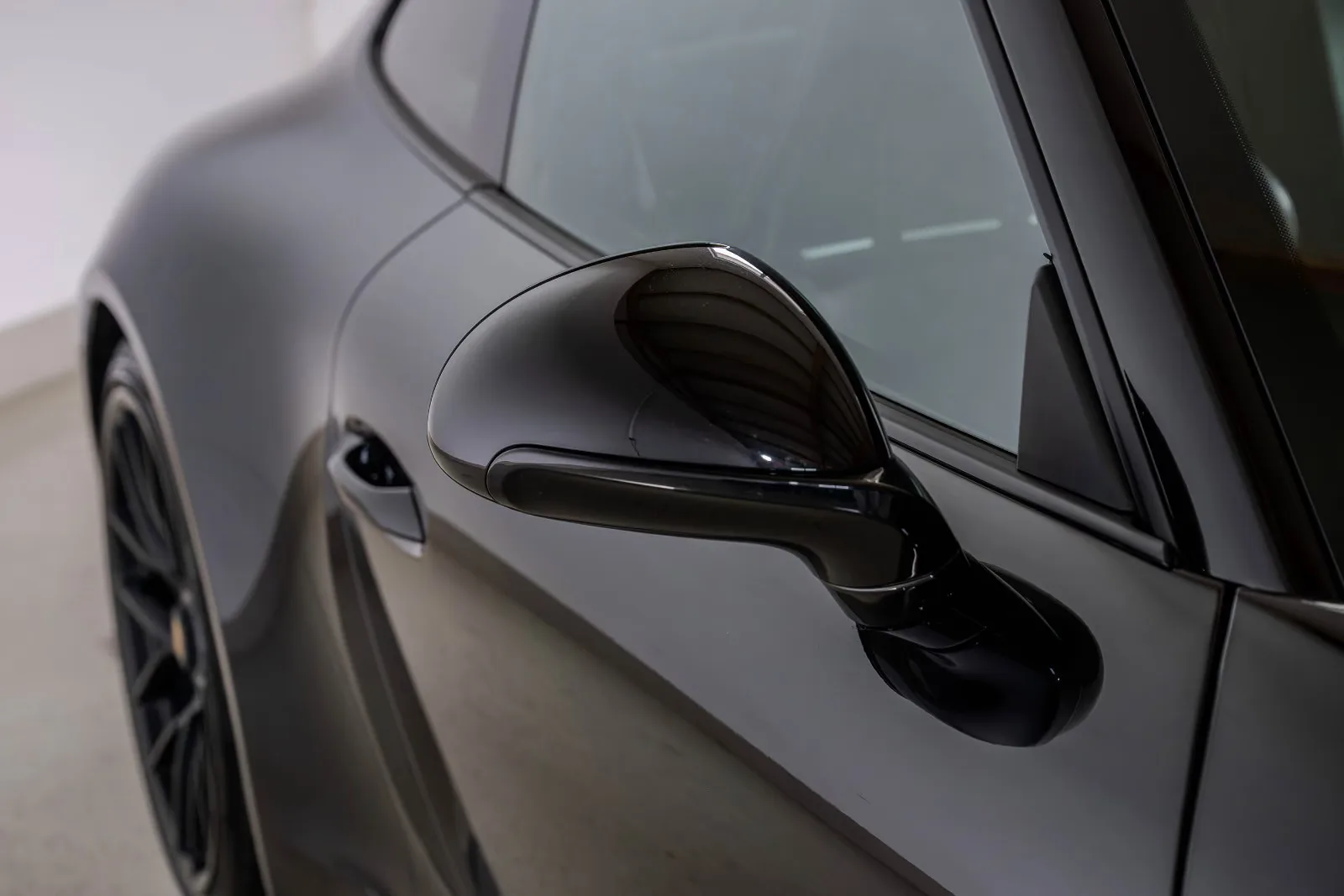 2018 Porsche 911 Carrera 4 GTS, 9/30