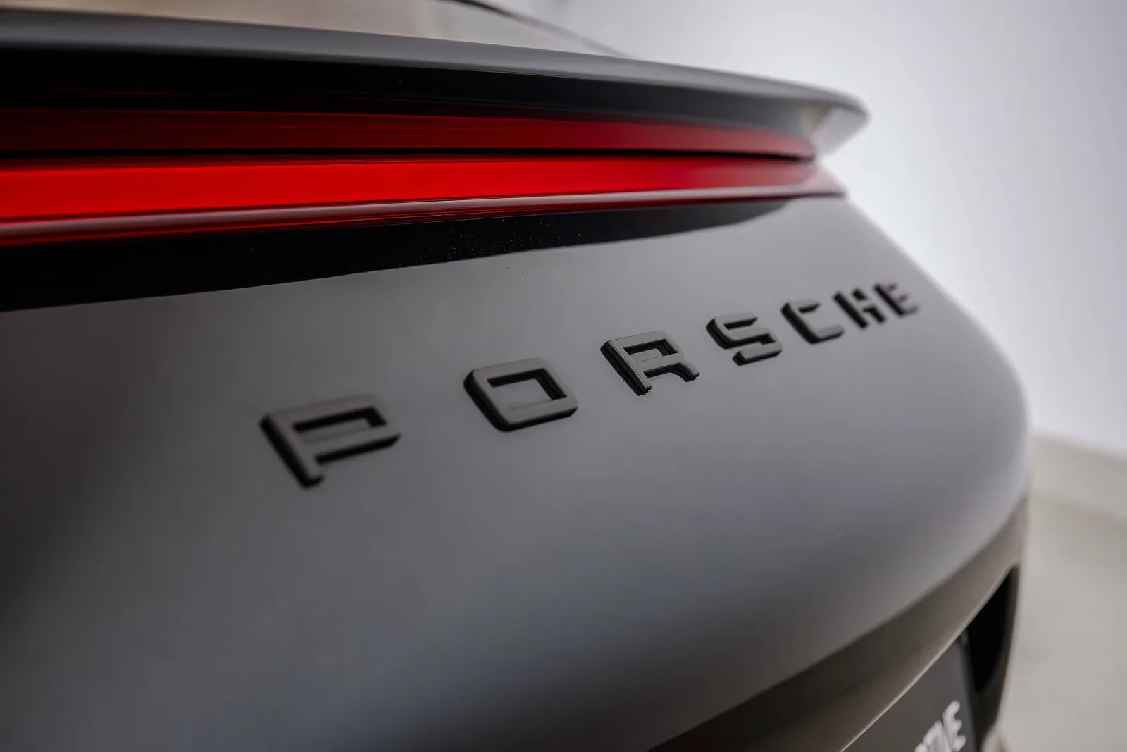 2018 Porsche 911 Carrera 4 GTS, 12/30