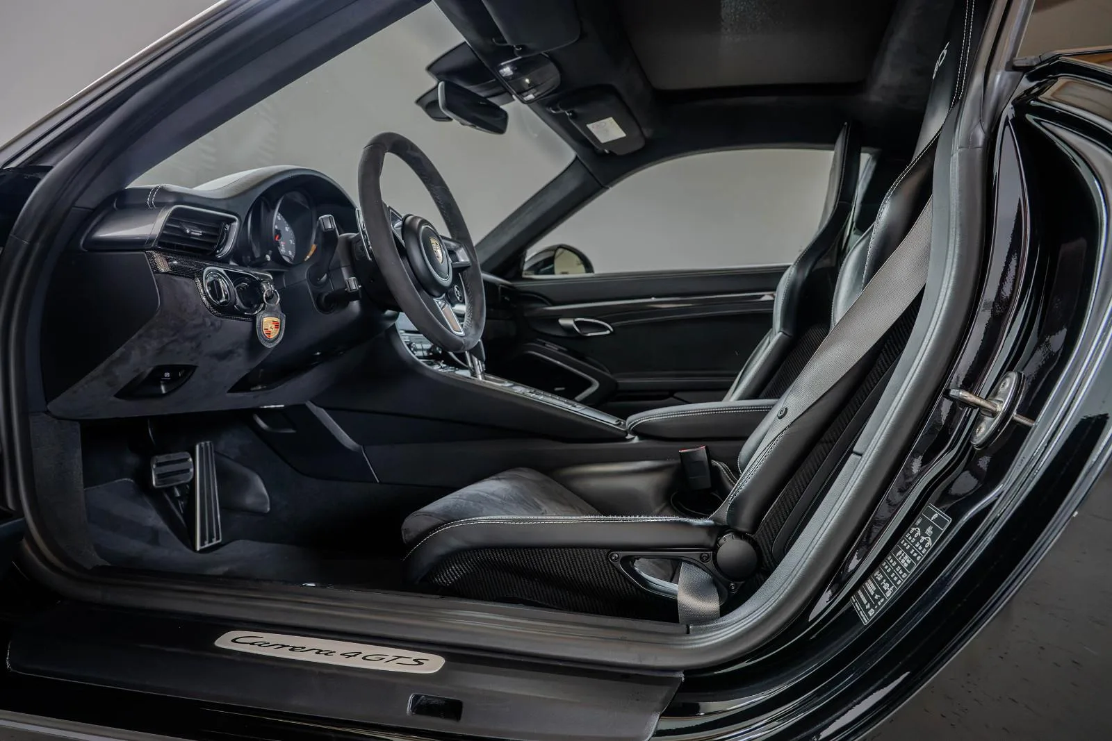 2018 Porsche 911 Carrera 4 GTS, 20/30