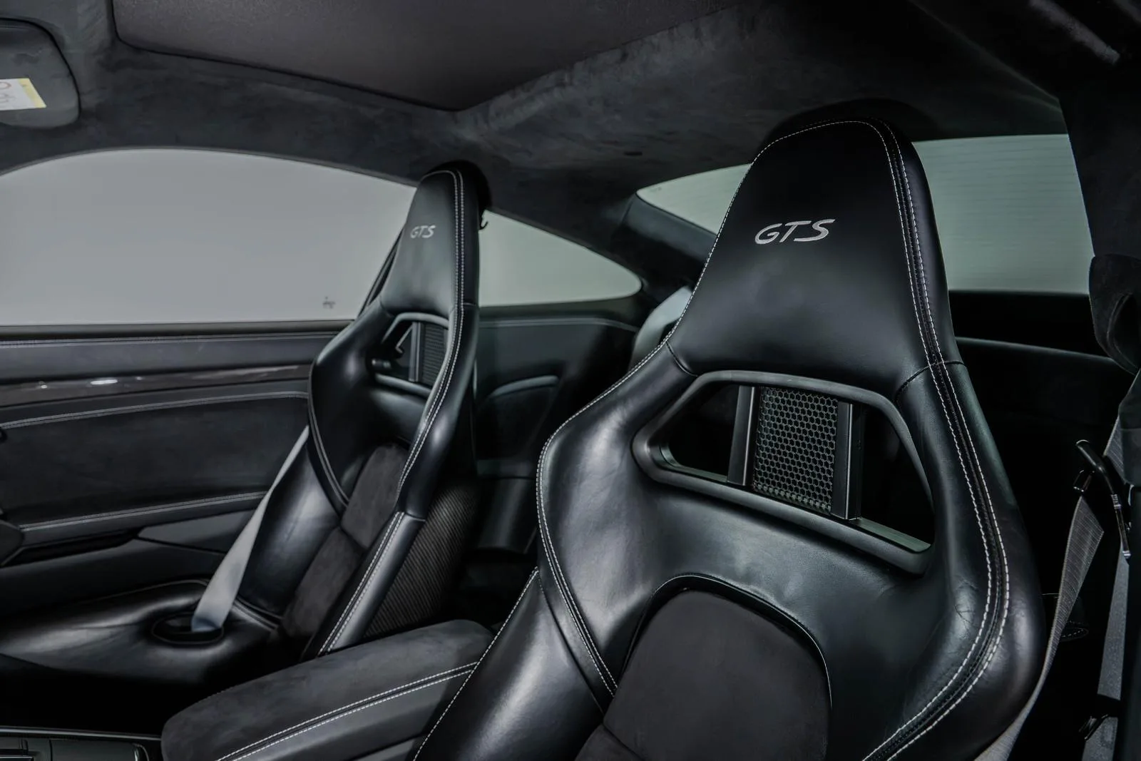 2018 Porsche 911 Carrera 4 GTS, 23/30