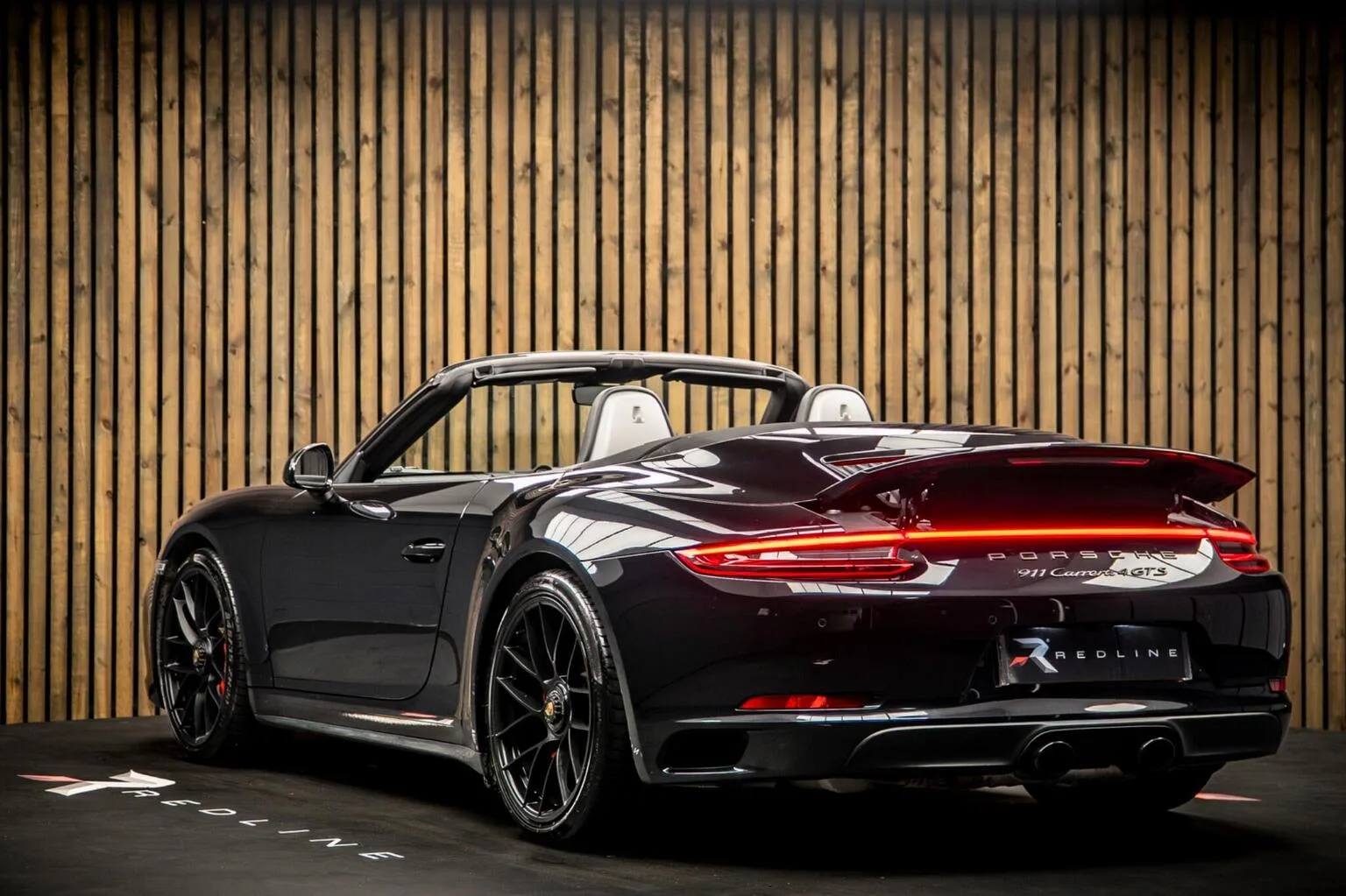 2018 Porsche 911 Carrera 4 GTS Cabriolet, 3/30