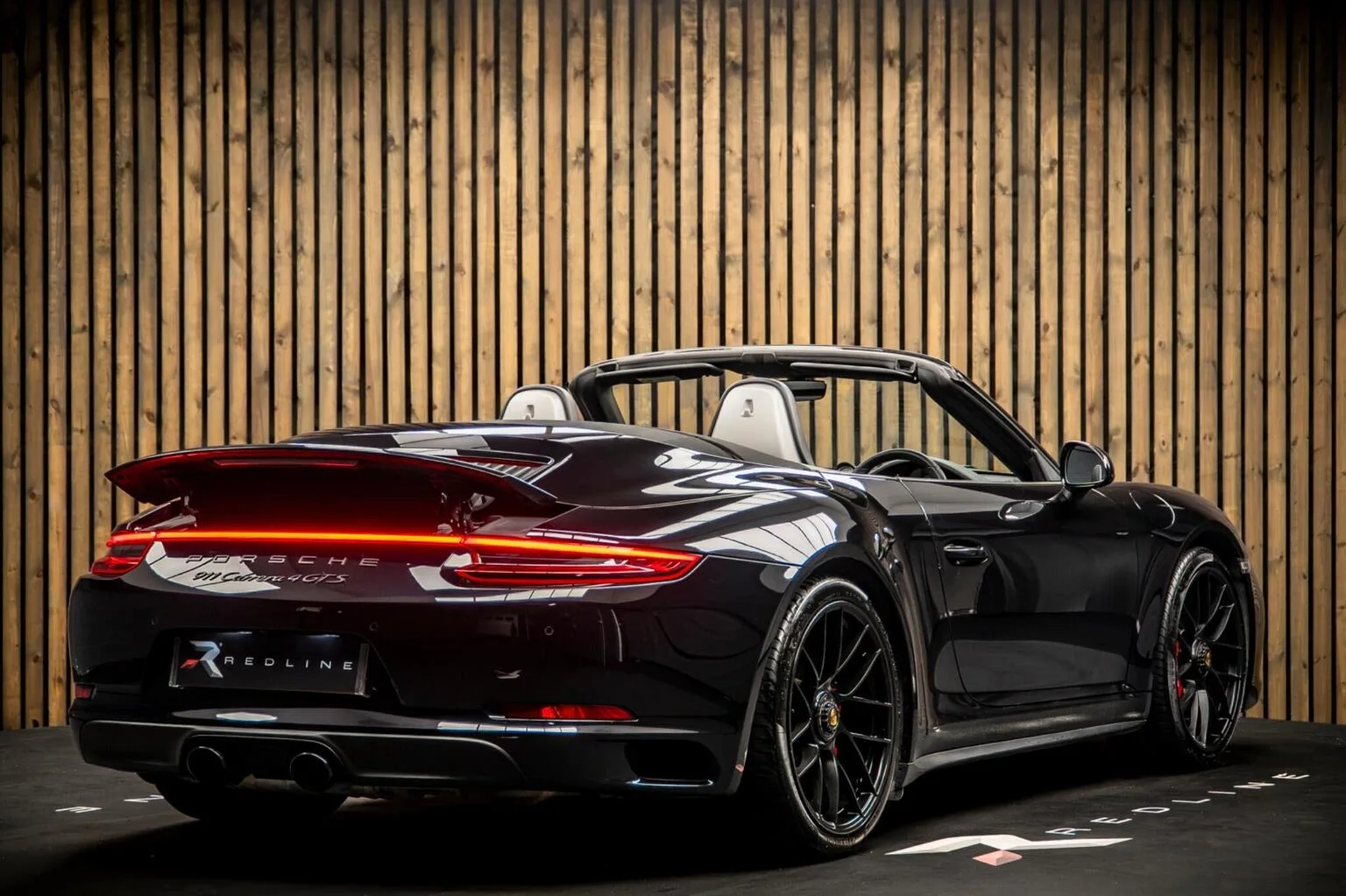 2018 Porsche 911 Carrera 4 GTS Cabriolet, 4/30