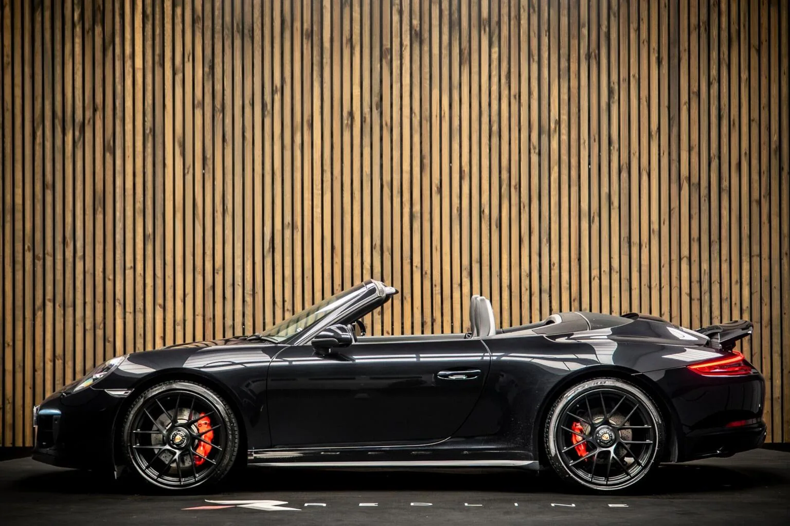2018 Porsche 911 Carrera 4 GTS Cabriolet, 7/30