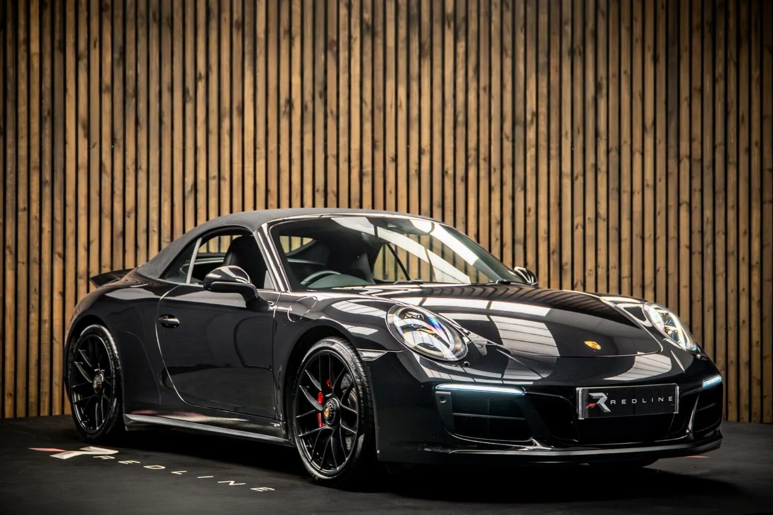 2018 Porsche 911 Carrera 4 GTS Cabriolet, 11/30