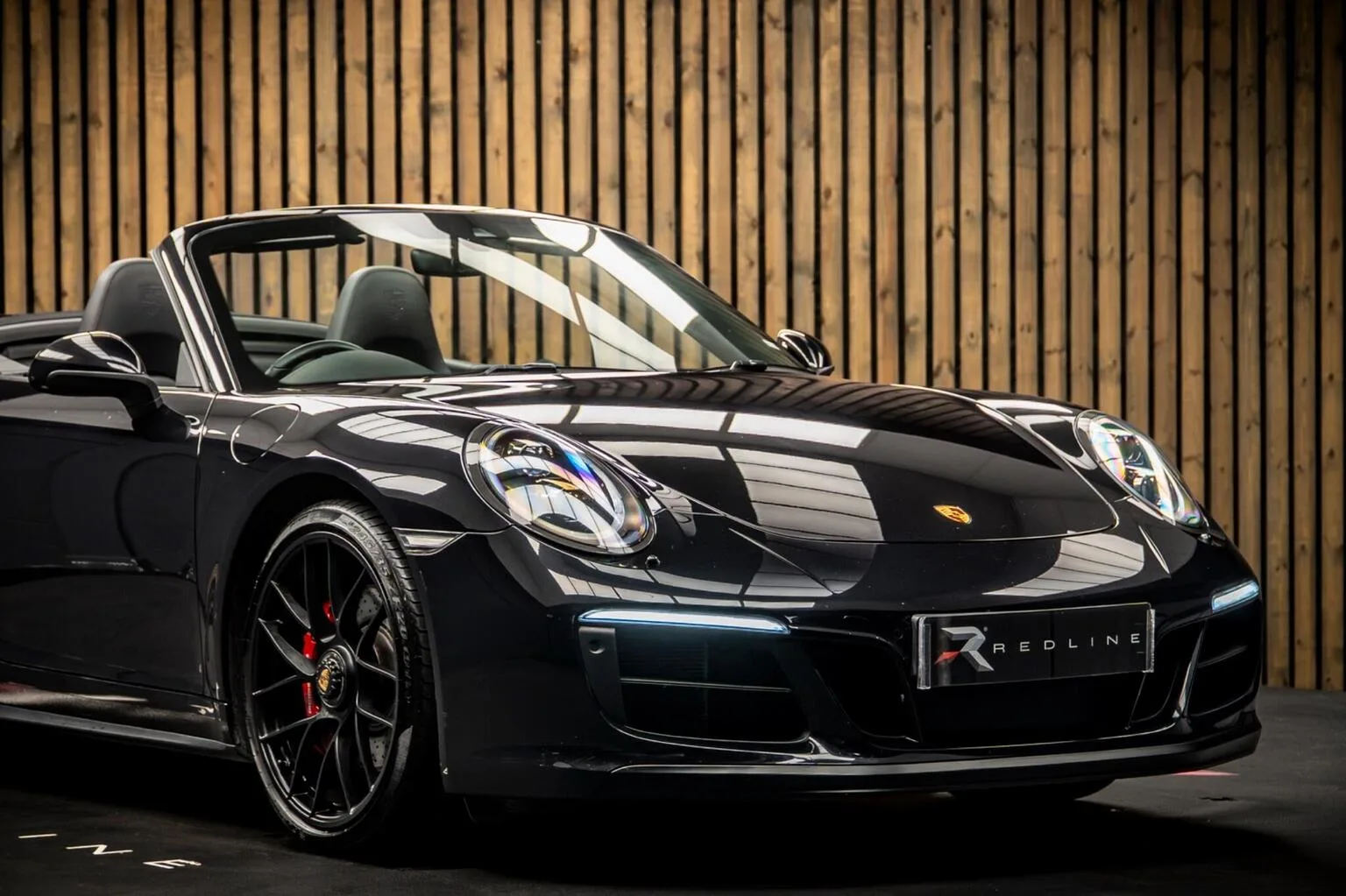 2018 Porsche 911 Carrera 4 GTS Cabriolet, 12/30