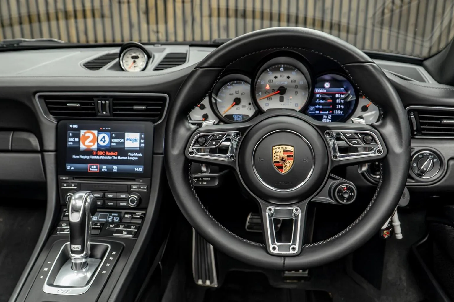2018 Porsche 911 Carrera 4 GTS Cabriolet, 26/30