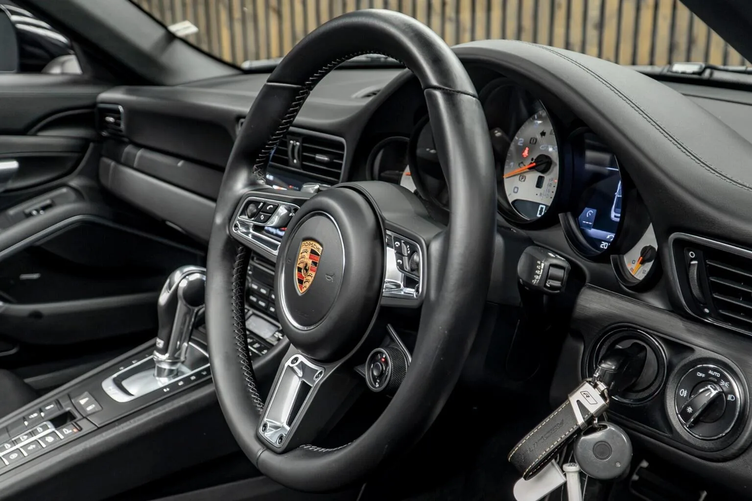 2018 Porsche 911 Carrera 4 GTS Cabriolet, 28/30