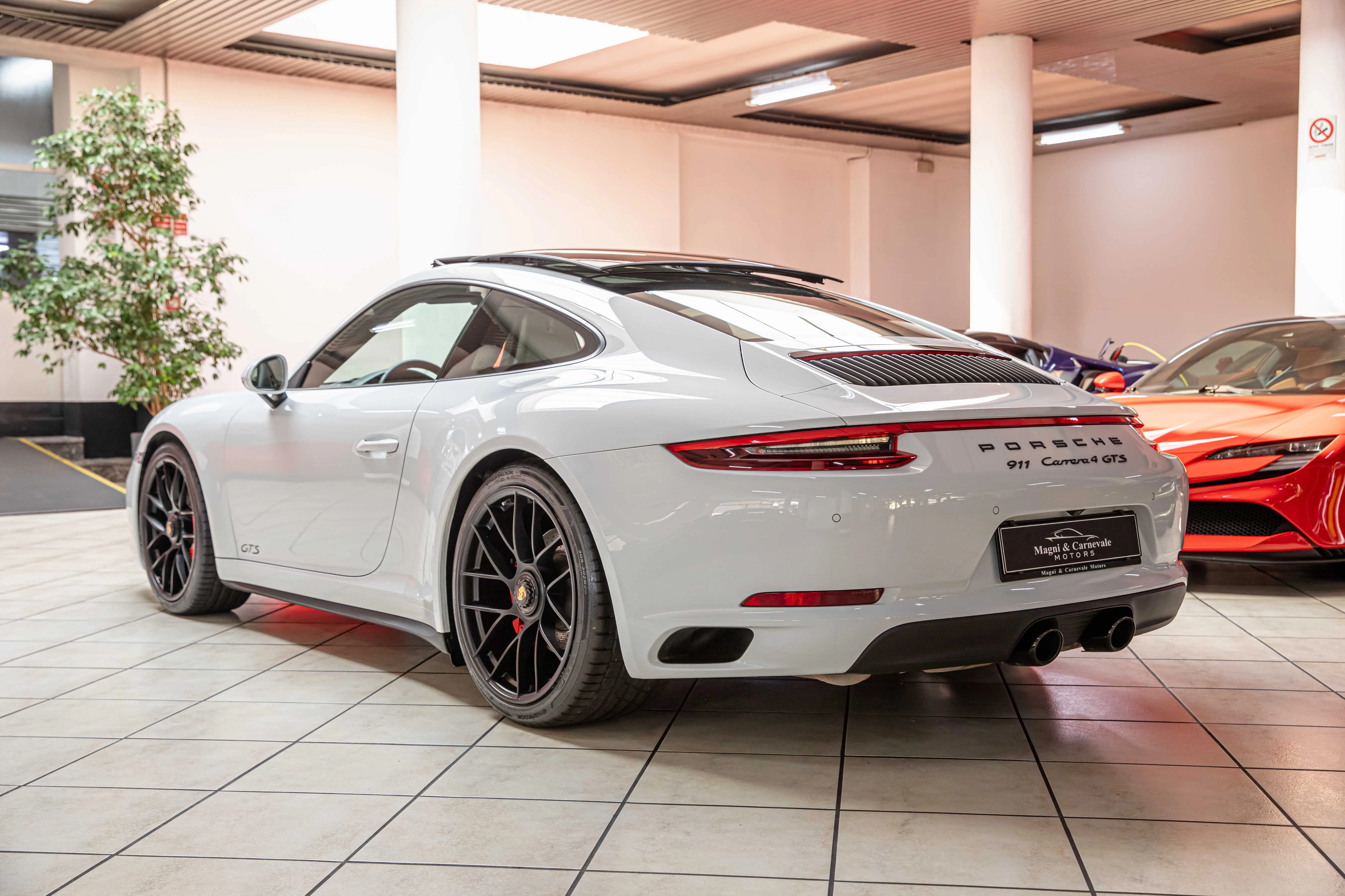 2018 Porsche 911 Carrera 4 GTS, 7/30