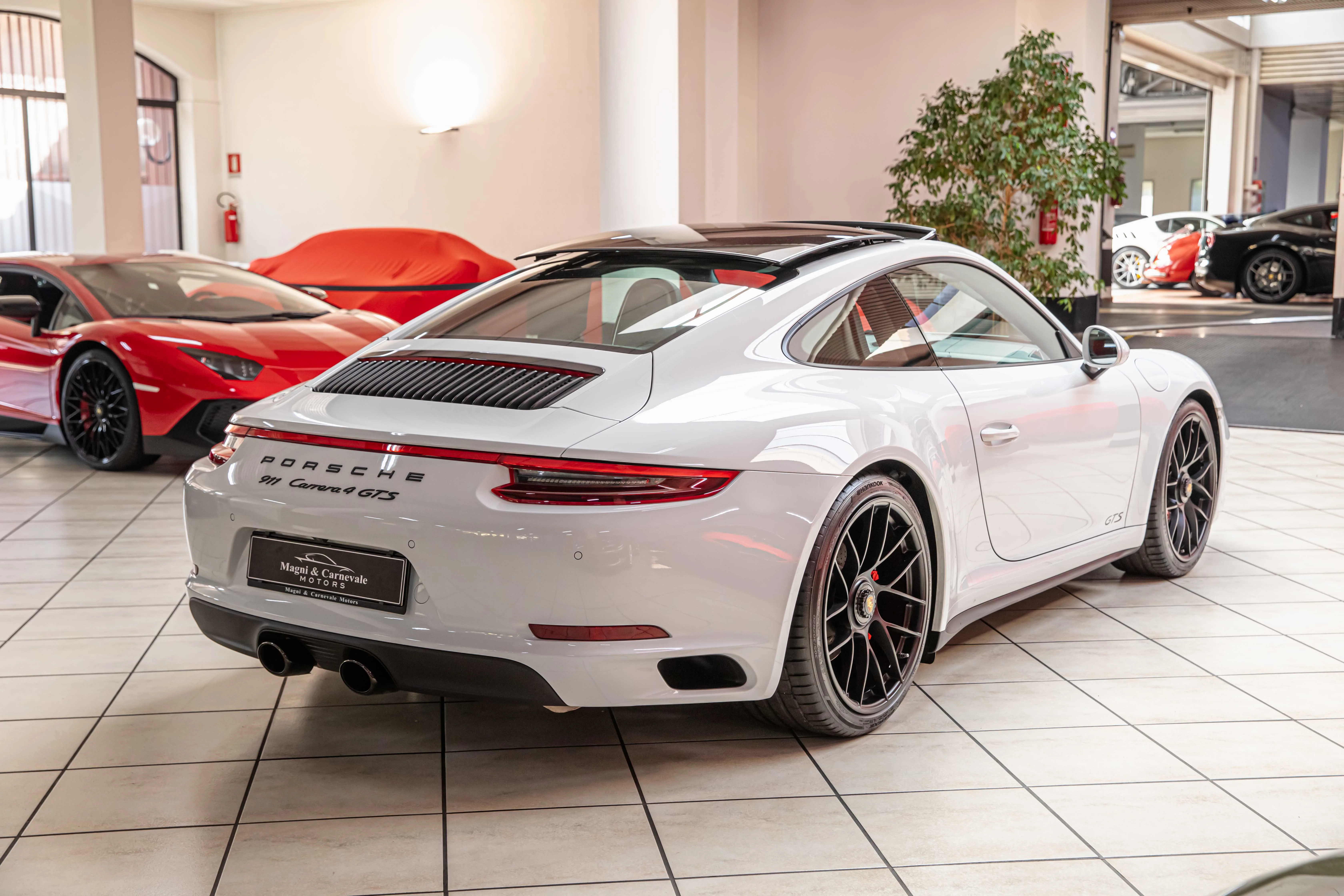2018 Porsche 911 Carrera 4 GTS, 9/30
