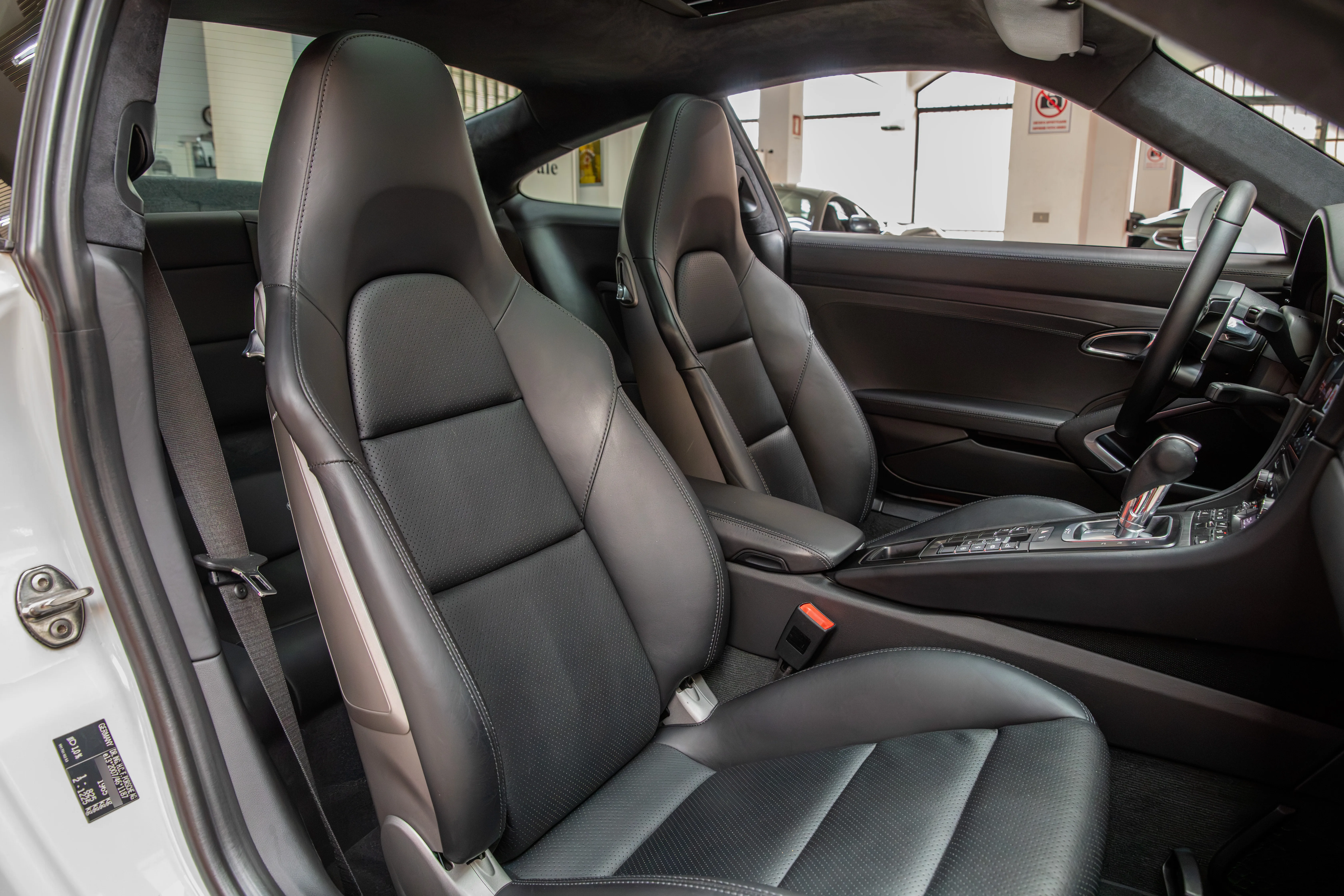 2018 Porsche 911 Carrera 4 GTS, 15/30