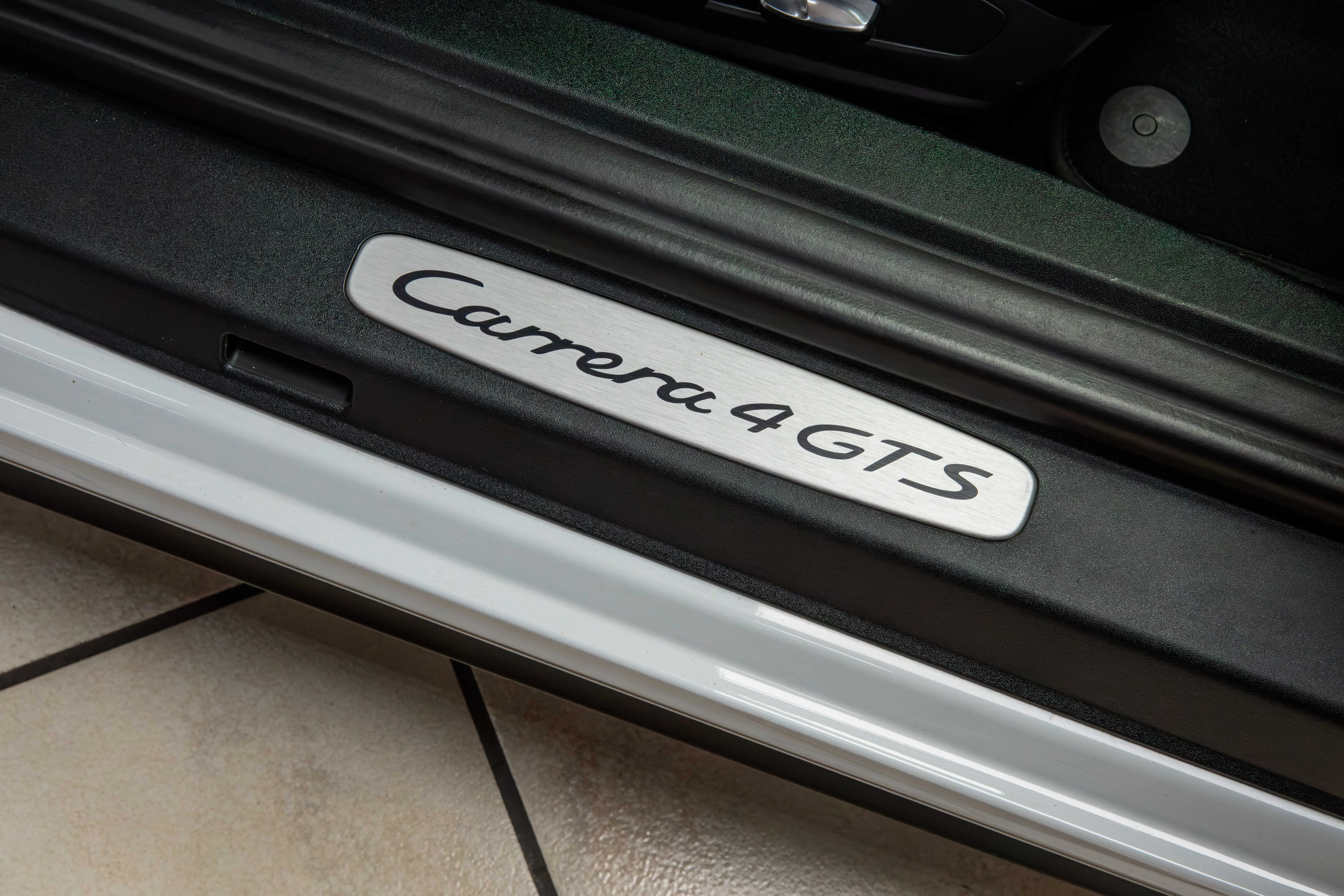 2018 Porsche 911 Carrera 4 GTS, 16/30