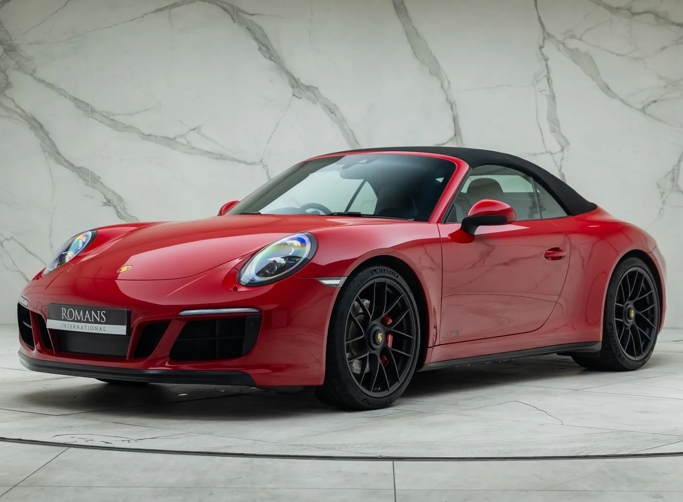 2018 Porsche 911 Carrera GTS Cabriolet proposée par un concessionnaire spécialisé à Banstead, Royaume-Uni, photo 4 sur 25