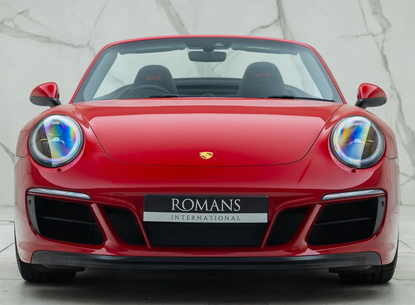 2018 Porsche 911 Carrera GTS Cabriolet proposée par un concessionnaire spécialisé à Banstead, Royaume-Uni, photo 9 sur 25