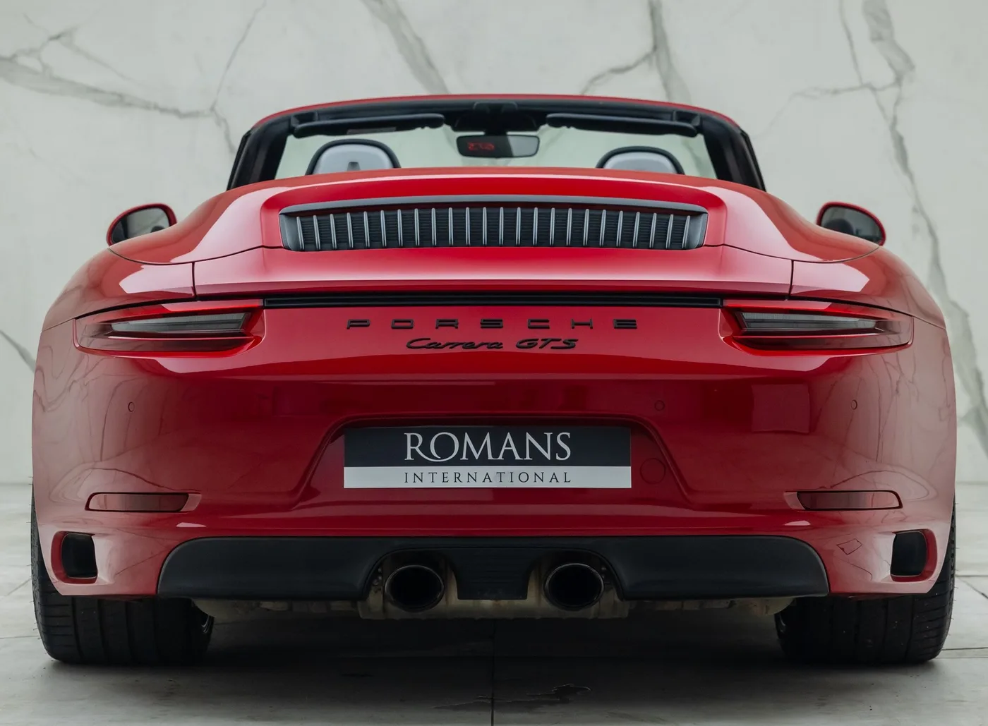 2018 Porsche 911 Carrera GTS Cabriolet proposée par un concessionnaire spécialisé à Banstead, Royaume-Uni, photo 10 sur 25