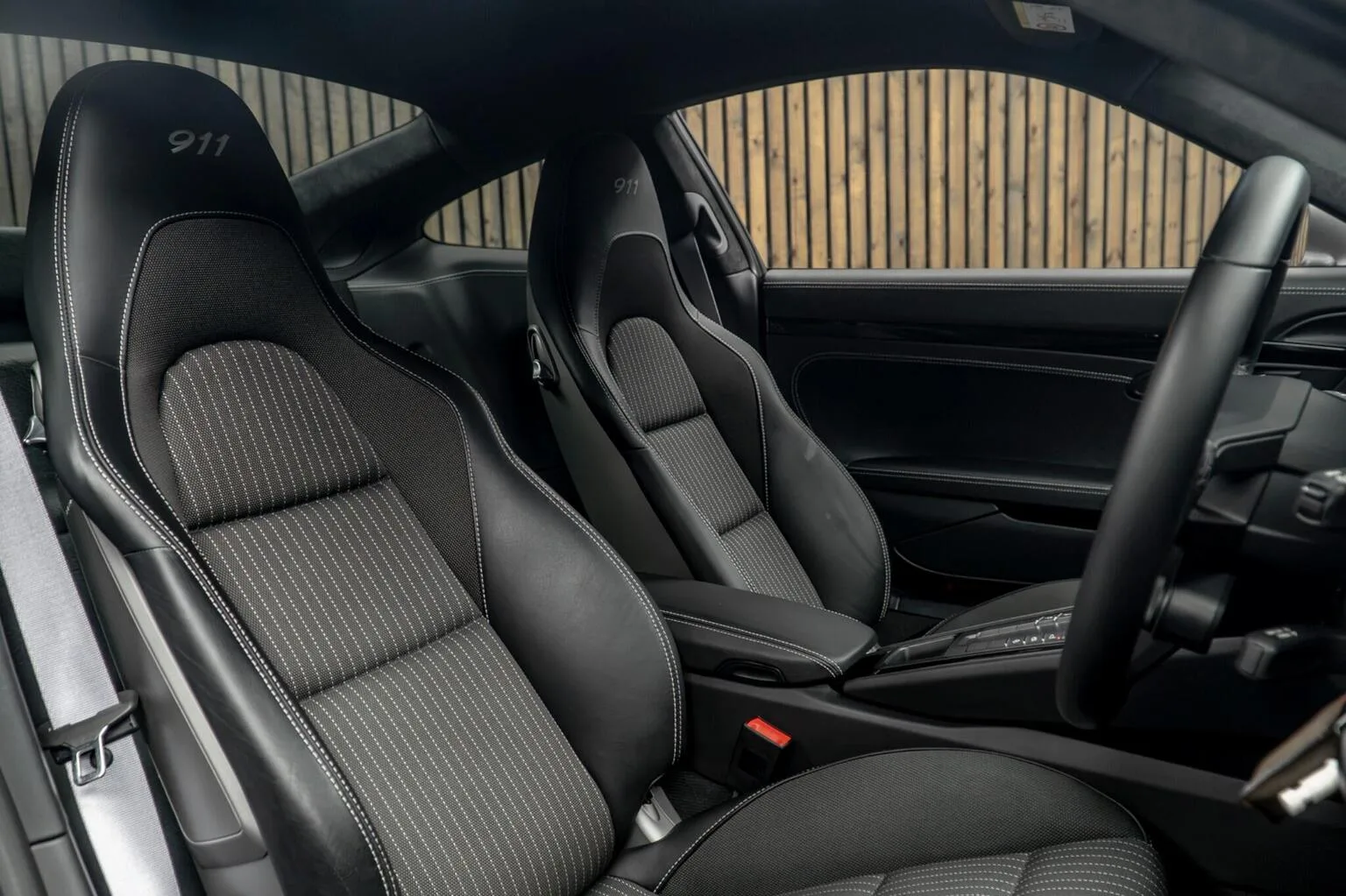 2018 Porsche 911 Carrera T, 2/30
