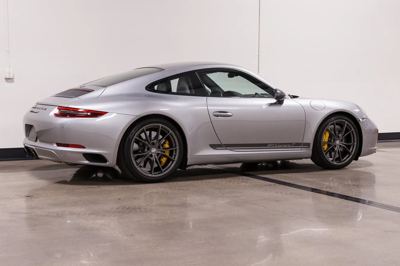 2018 Porsche 911 Carrera T vendue par un concessionnaire spécialisé à Costa Mesa, États-Unis, photo 8 sur 15