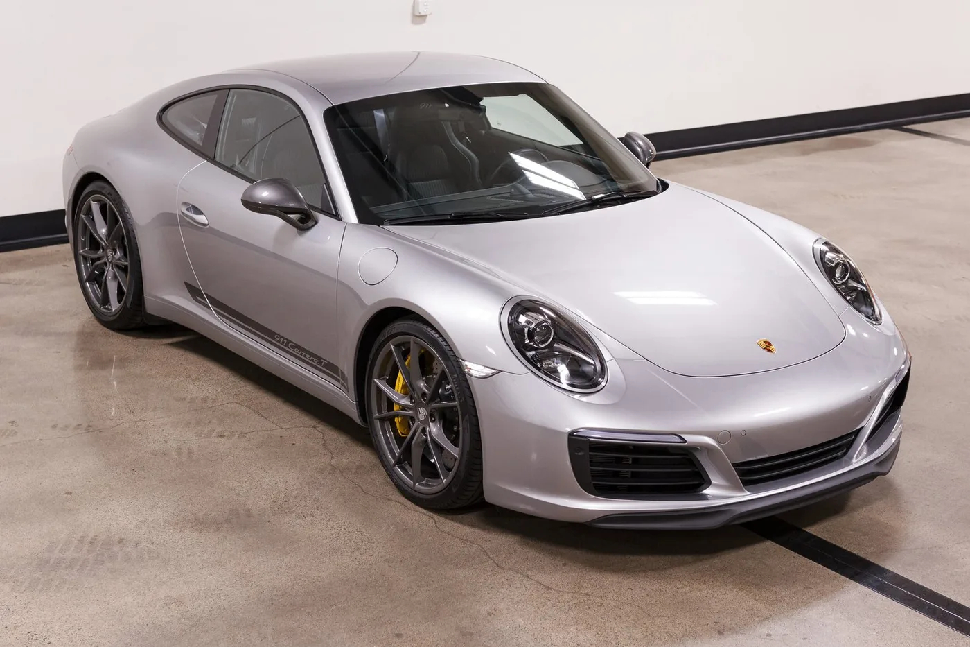 2018 Porsche 911 Carrera T vendue par un concessionnaire spécialisé à Costa Mesa, États-Unis, photo 11 sur 15
