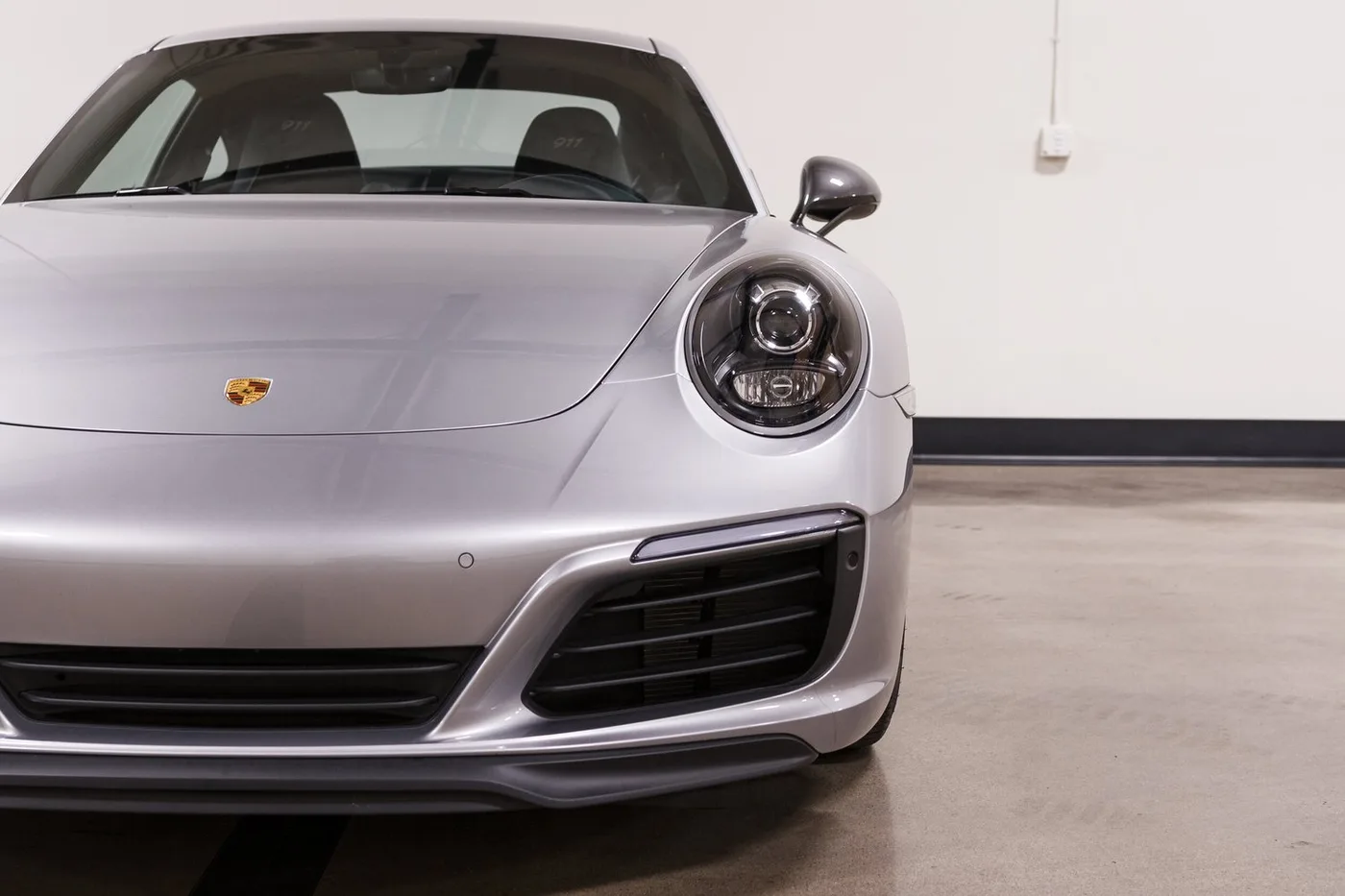 2018 Porsche 911 Carrera T vendue par un concessionnaire spécialisé à Costa Mesa, États-Unis, photo 14 sur 15