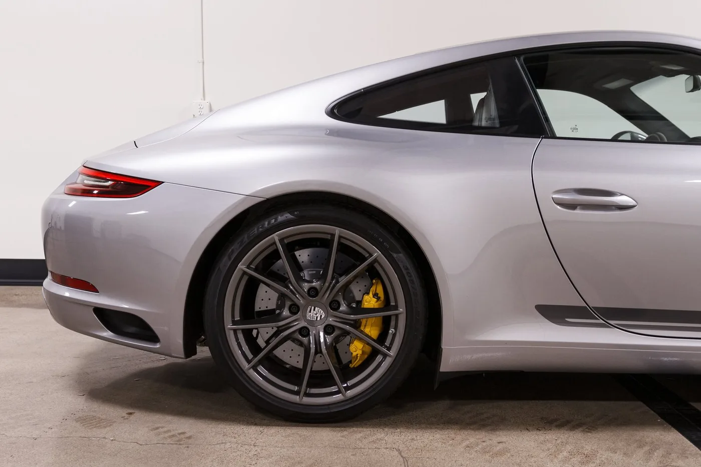 2018 Porsche 911 Carrera T vendue par un concessionnaire spécialisé à Costa Mesa, États-Unis, photo 15 sur 15