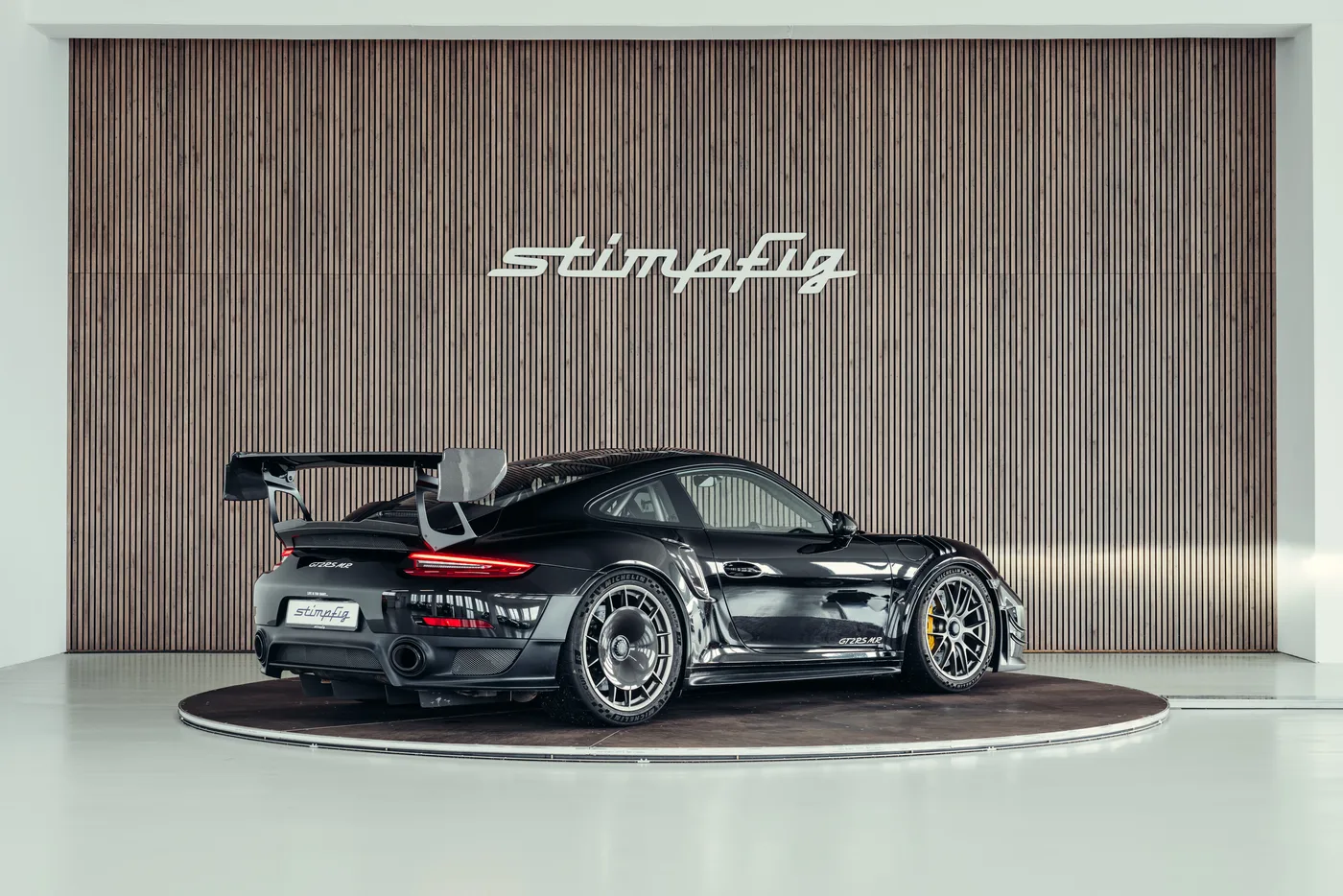 2018 Porsche 911 GT2 RS angeboten von einem Oldtimerspezialisten in Stuttgart, Deutschland, Foto 5 von 25