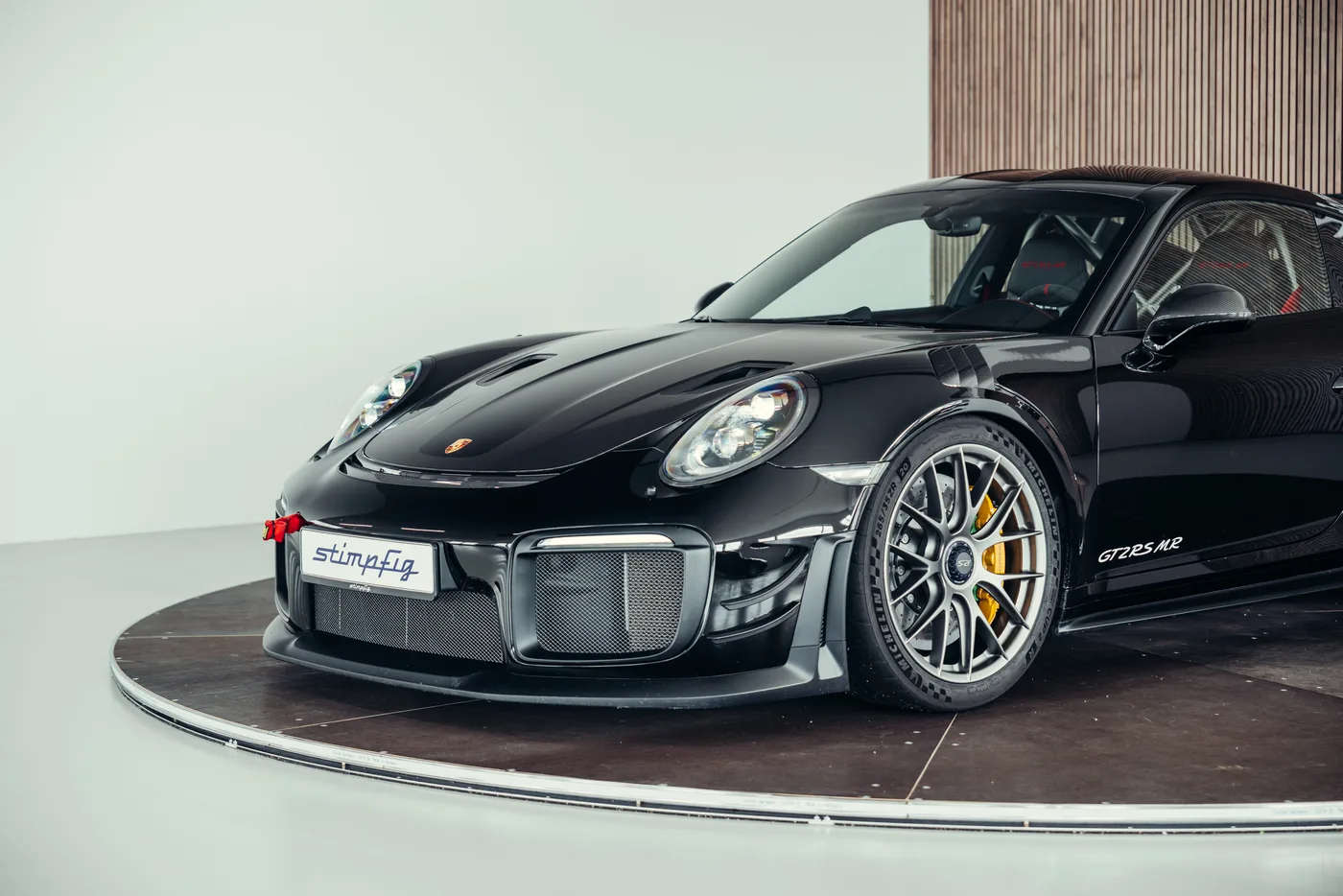 2018 Porsche 911 GT2 RS angeboten von einem Oldtimerspezialisten in Stuttgart, Deutschland, Foto 10 von 25