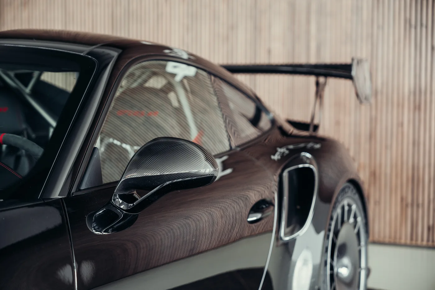 2018 Porsche 911 GT2 RS angeboten von einem Oldtimerspezialisten in Stuttgart, Deutschland, Foto 11 von 25