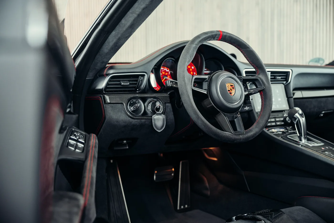 2018 Porsche 911 GT2 RS angeboten von einem Oldtimerspezialisten in Stuttgart, Deutschland, Foto 25 von 25