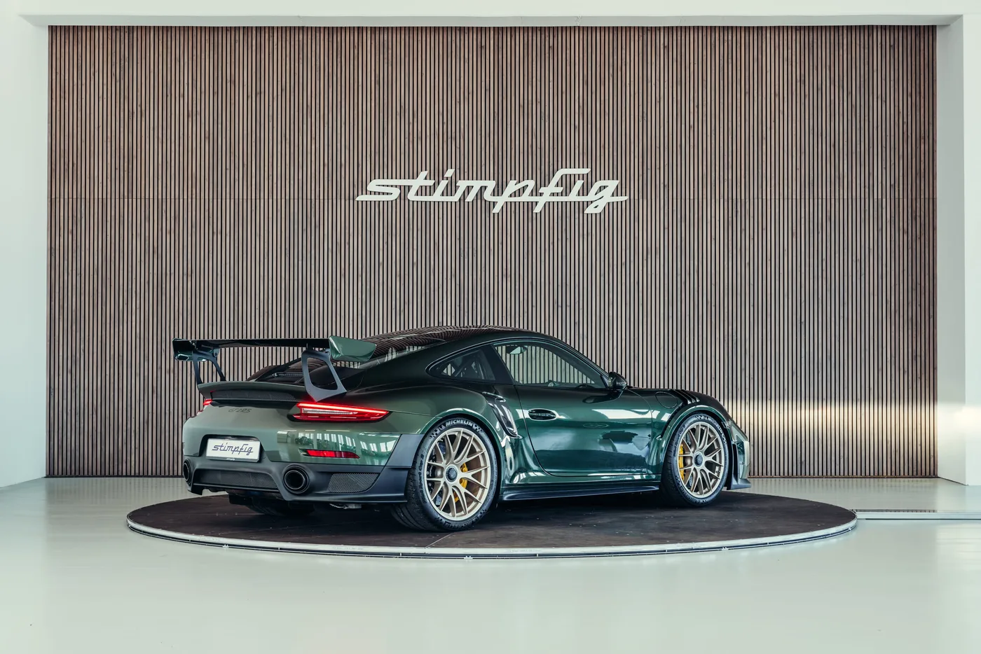 2018 Porsche 911 GT2 RS angeboten von einem Oldtimerspezialisten in Stuttgart, Deutschland, Foto 5 von 25