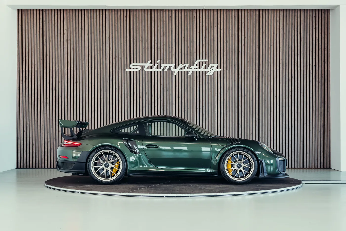 2018 Porsche 911 GT2 RS angeboten von einem Oldtimerspezialisten in Stuttgart, Deutschland, Foto 6 von 25