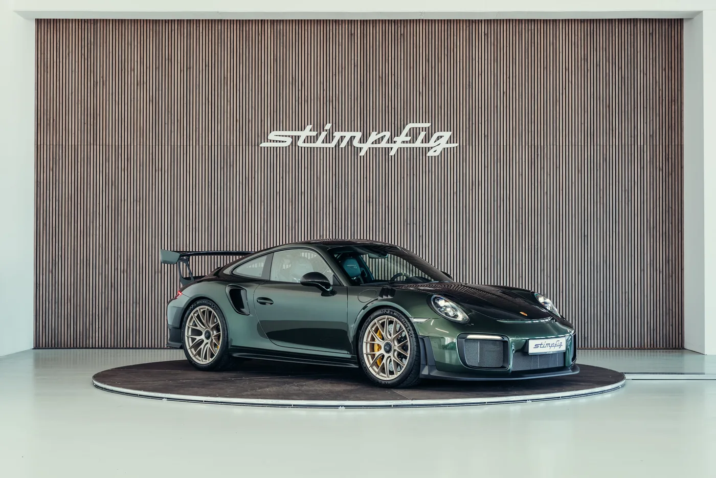 2018 Porsche 911 GT2 RS angeboten von einem Oldtimerspezialisten in Stuttgart, Deutschland, Foto 7 von 25