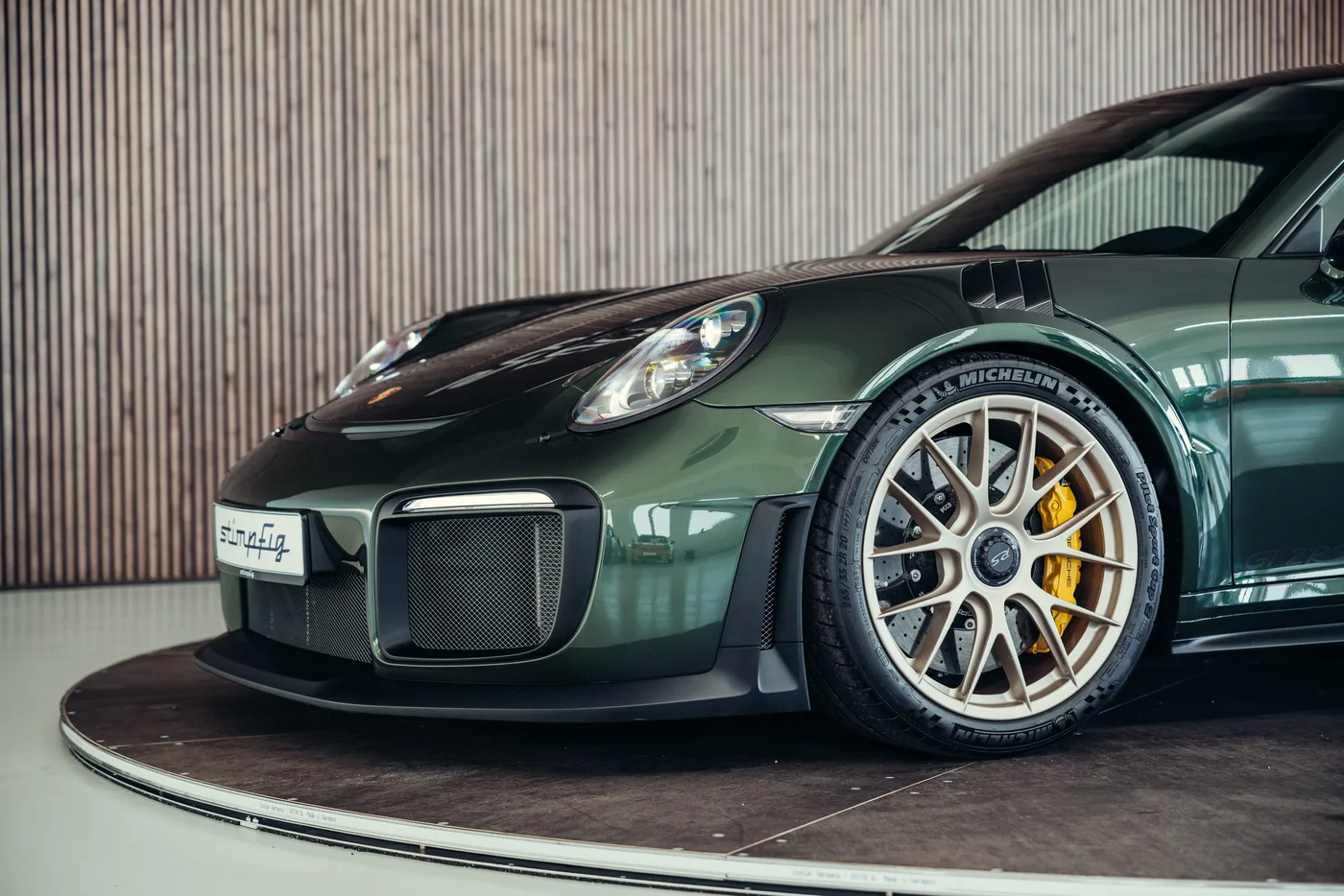 2018 Porsche 911 GT2 RS angeboten von einem Oldtimerspezialisten in Stuttgart, Deutschland, Foto 15 von 25