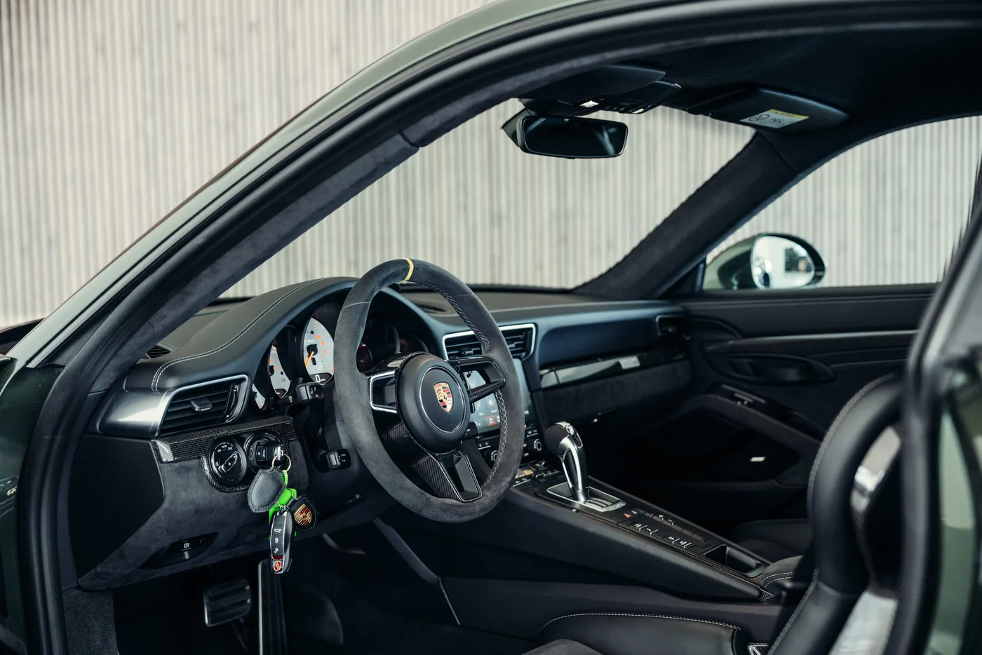 2018 Porsche 911 GT2 RS angeboten von einem Oldtimerspezialisten in Stuttgart, Deutschland, Foto 22 von 25