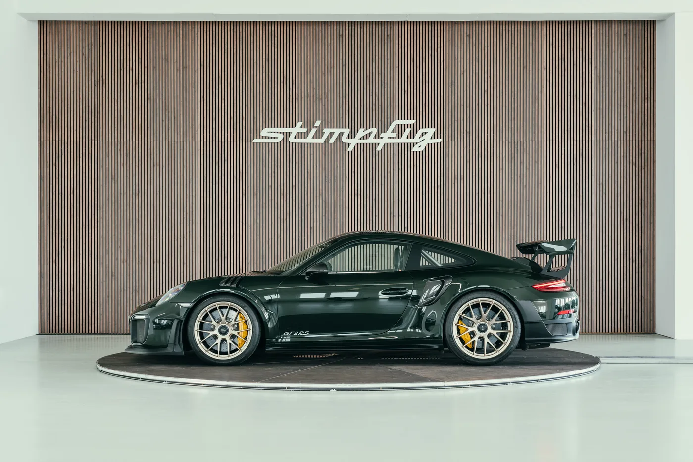 2018 Porsche 911 GT2 RS angeboten von einem Oldtimerspezialisten in Stuttgart, Deutschland, Foto 2 von 25