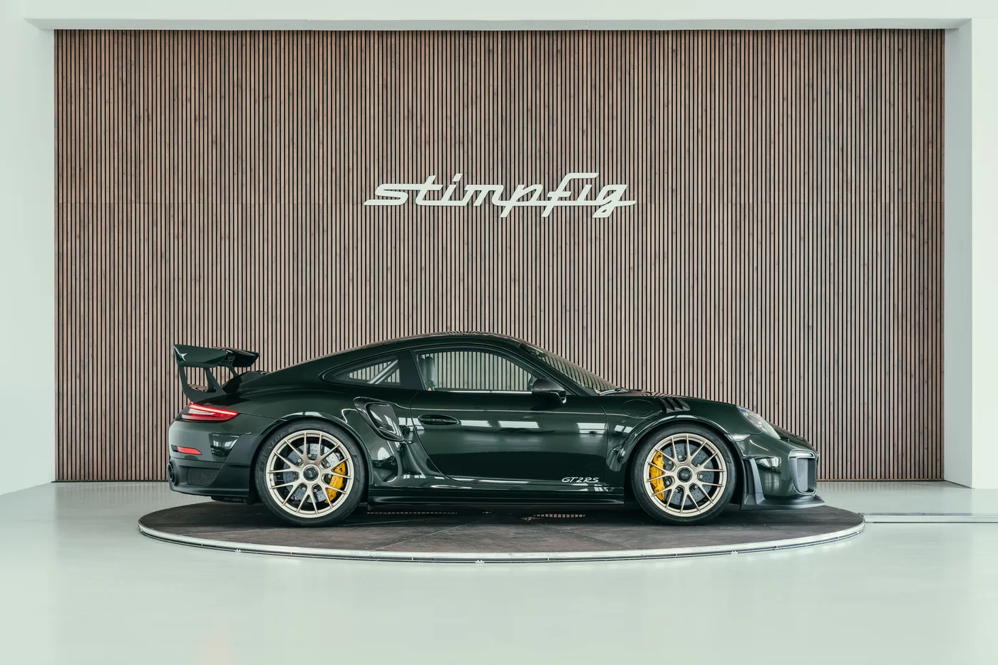 2018 Porsche 911 GT2 RS angeboten von einem Oldtimerspezialisten in Stuttgart, Deutschland, Foto 6 von 25